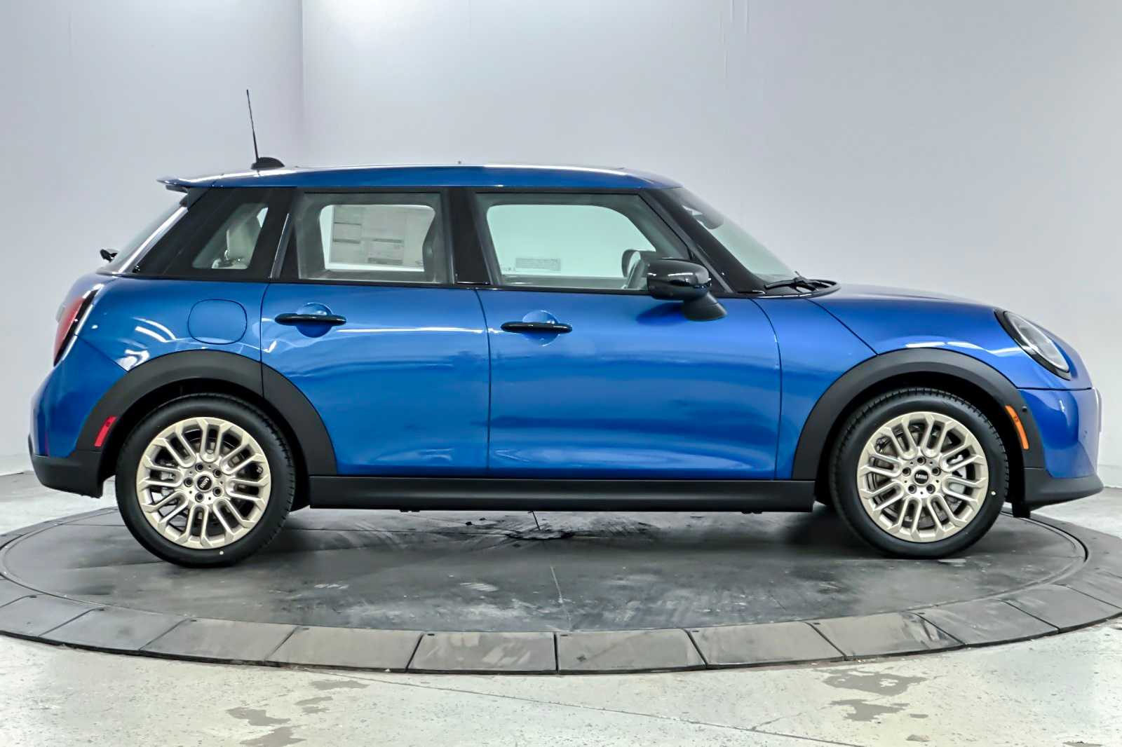 Thumbnail: 2026 MINI Cooper Hardtop - 8