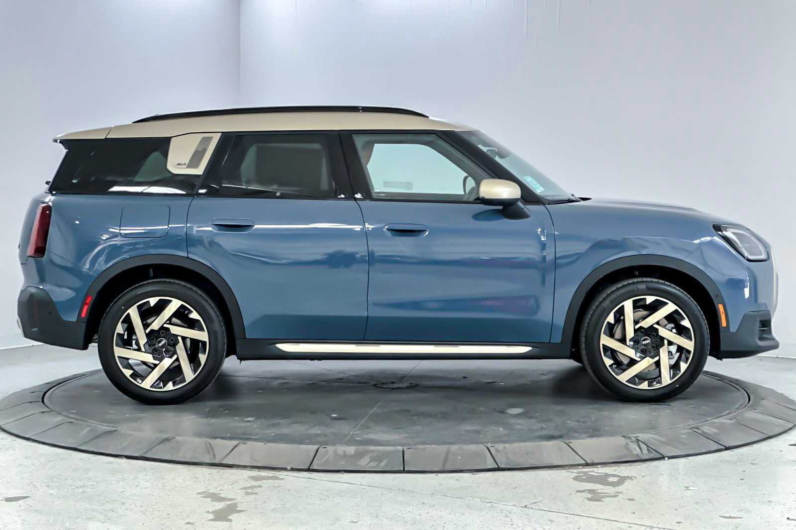 Thumbnail: 2025 MINI Cooper Countryman - 8