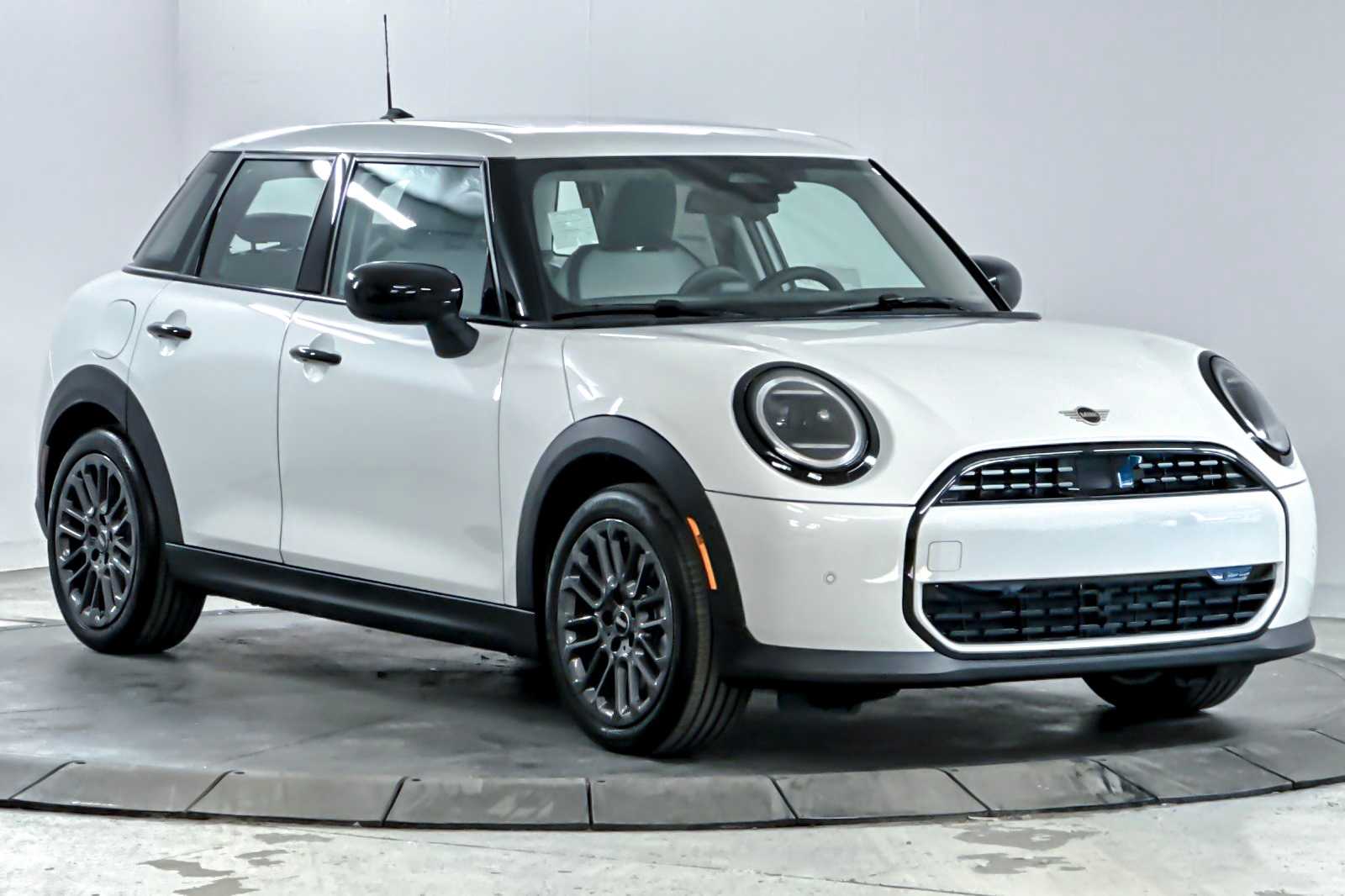 Thumbnail: 2026 MINI Cooper Hardtop - 9