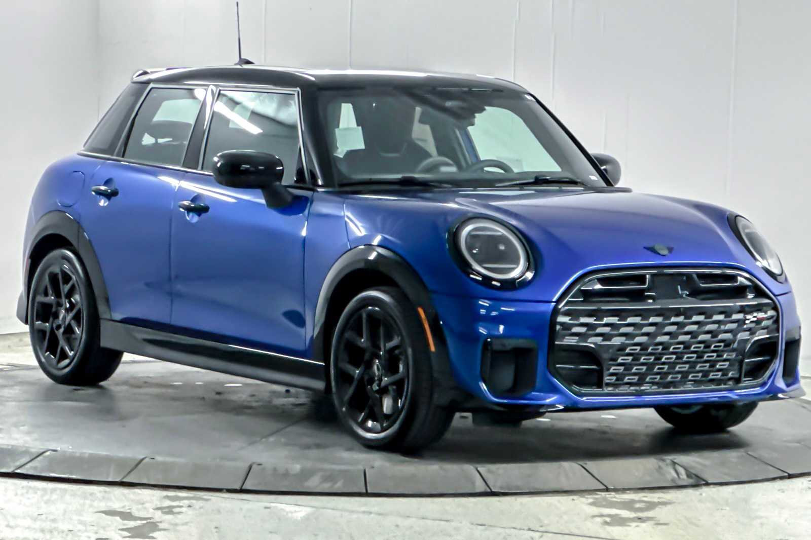 Thumbnail: 2026 MINI Cooper Hardtop - 9