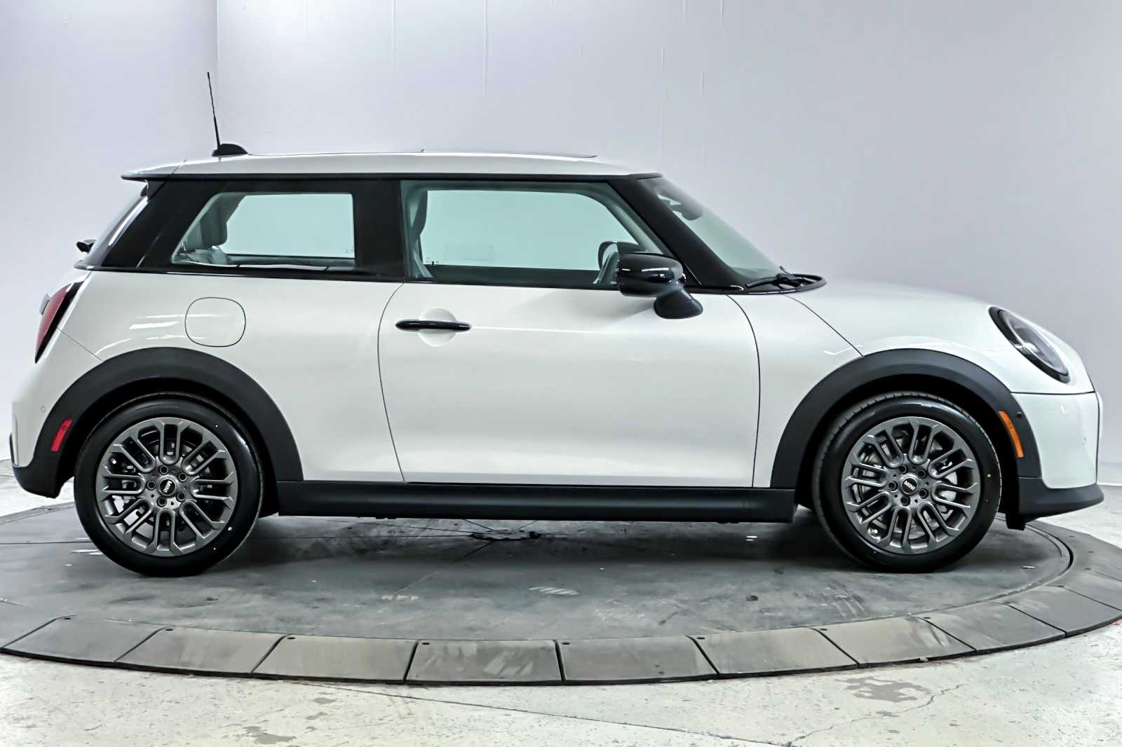 2025 MINI Cooper Hardtop 2 Door 8