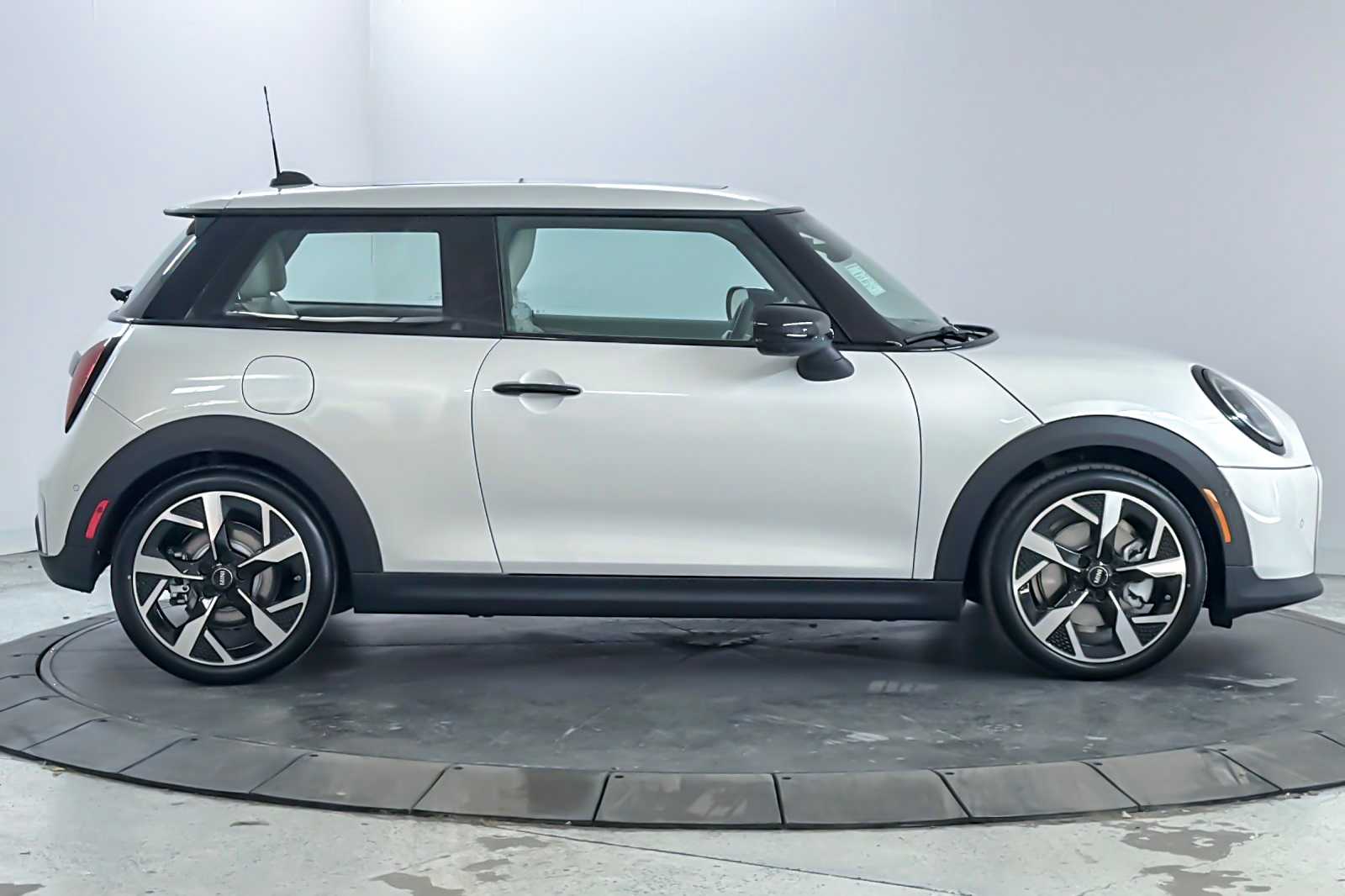 Thumbnail: 2026 MINI Cooper Hardtop - 8