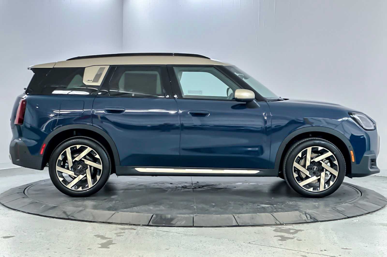 Thumbnail: 2026 MINI Cooper Countryman - 8