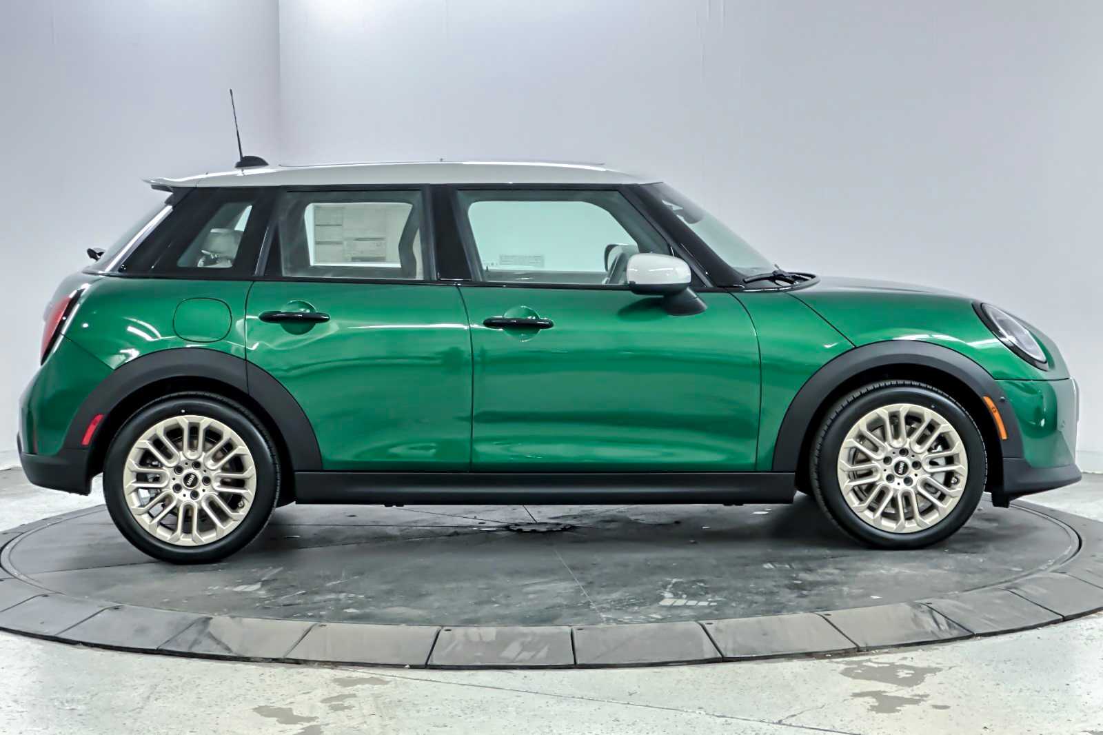 Thumbnail: 2026 MINI Cooper Hardtop - 8