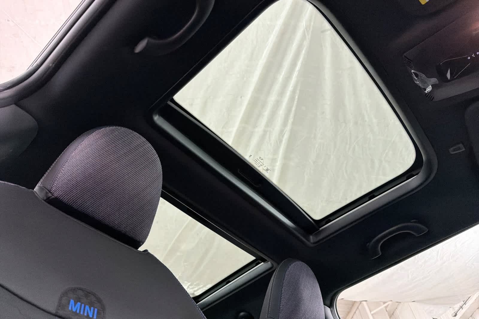 Thumbnail: 2026 MINI Cooper Hardtop - 17