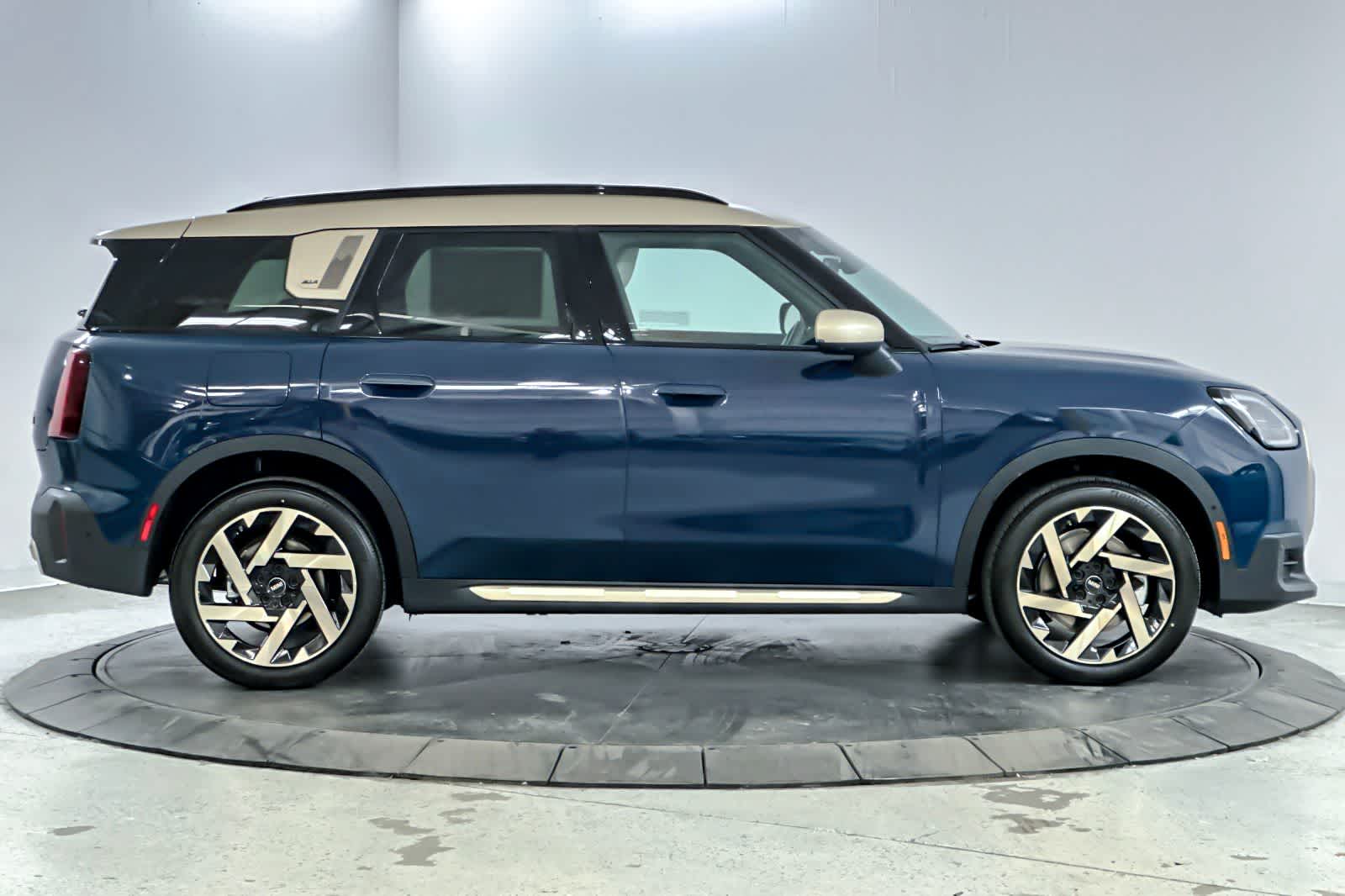 Thumbnail: 2026 MINI Cooper Countryman - 8