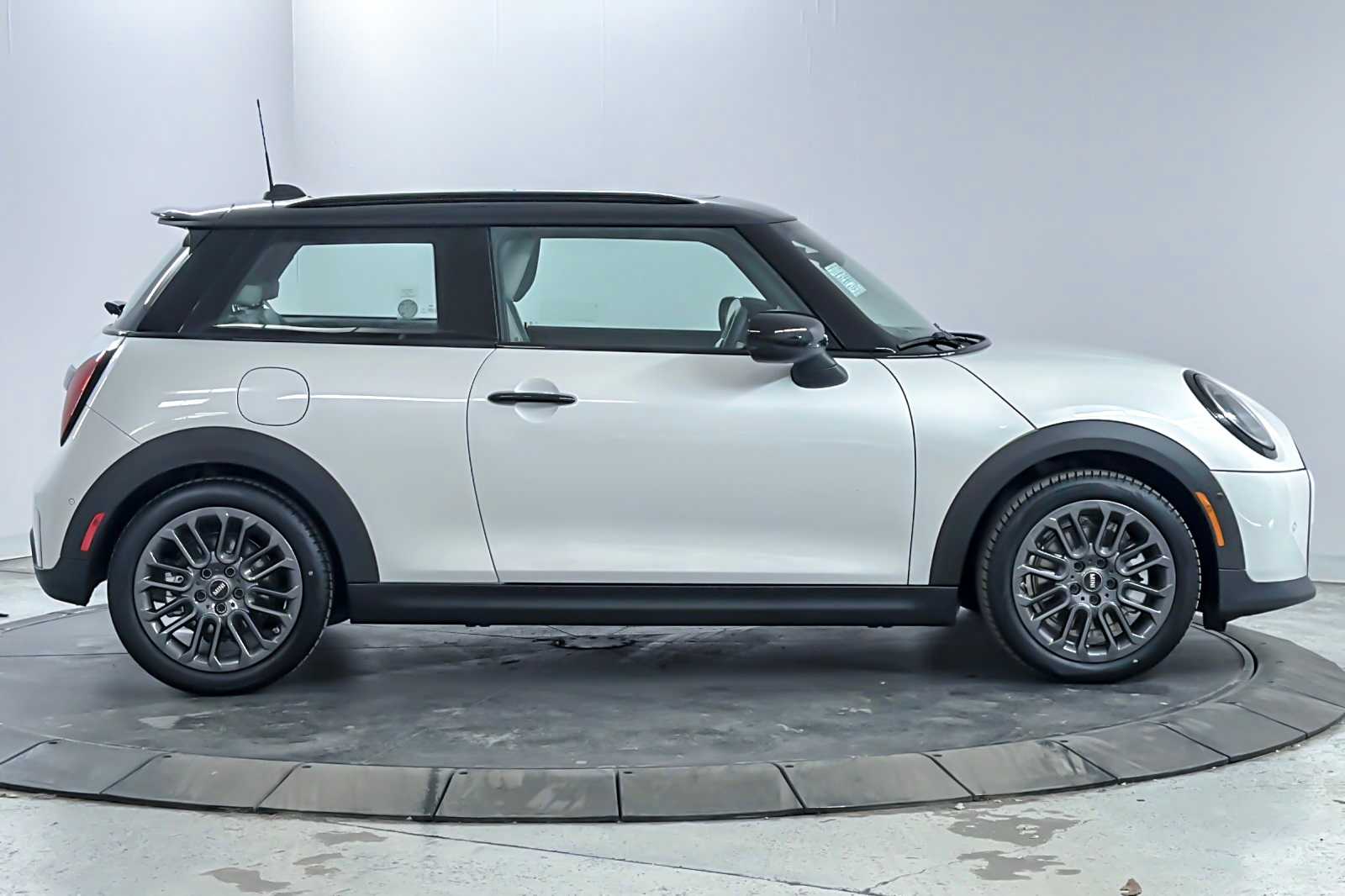 Thumbnail: 2026 MINI Cooper Hardtop - 8