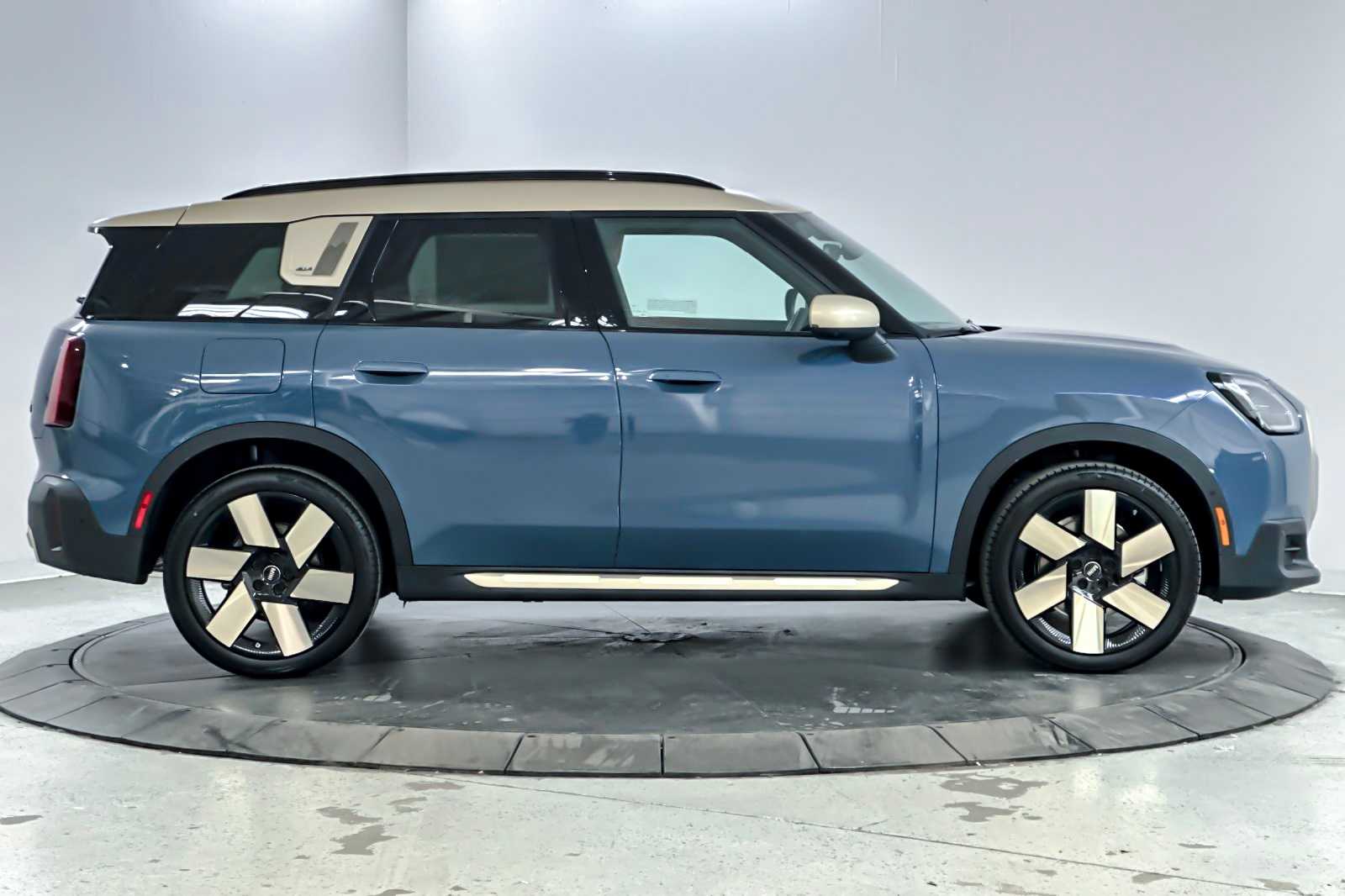 Thumbnail: 2026 MINI Cooper Countryman - 8