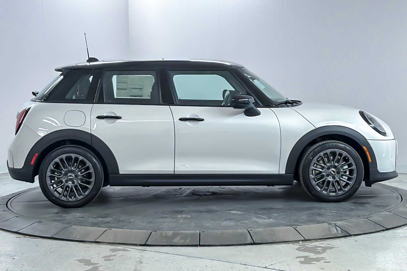 Thumbnail: 2026 MINI Cooper Hardtop - 8