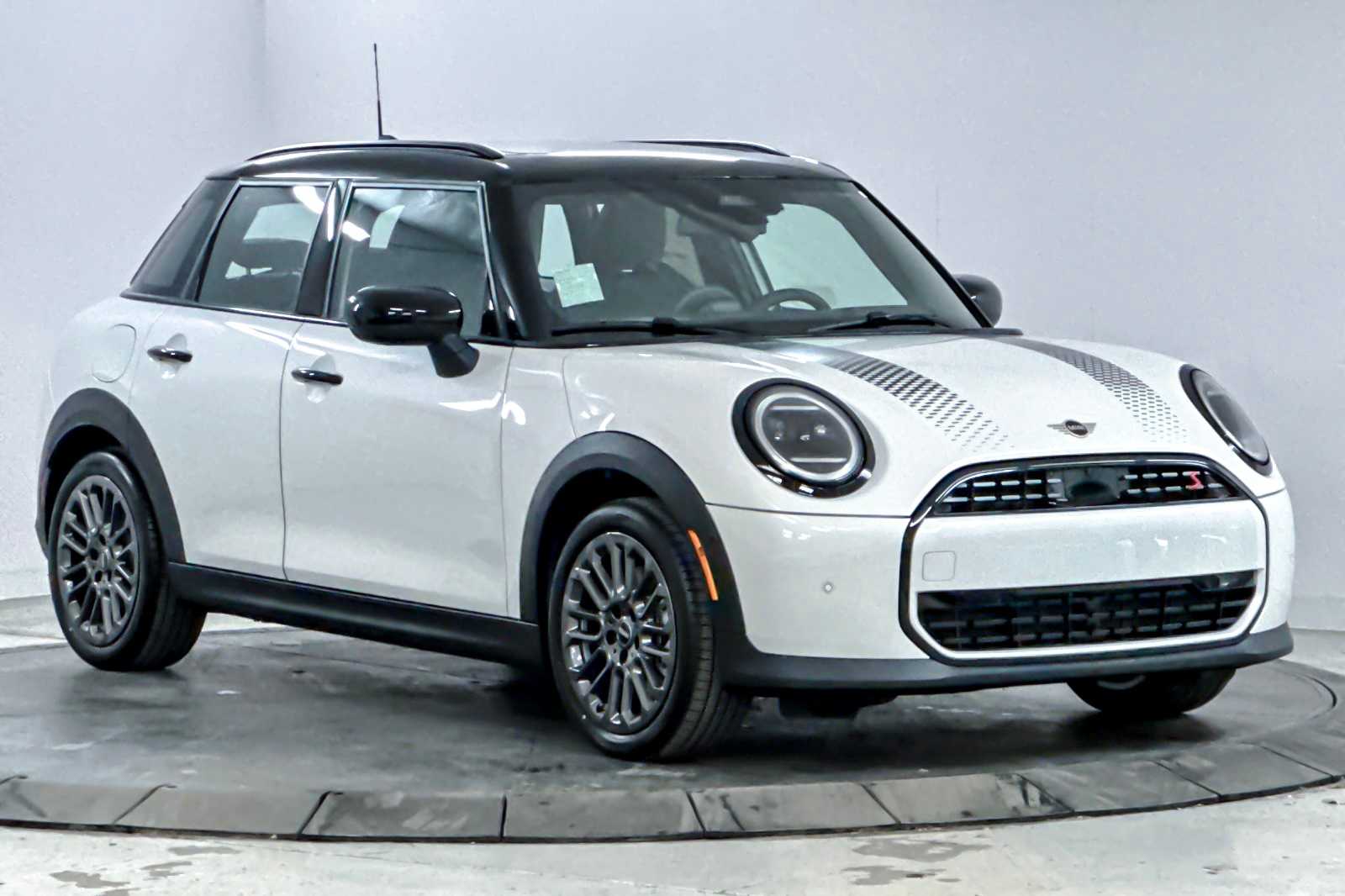 Thumbnail: 2026 MINI Cooper Hardtop - 9