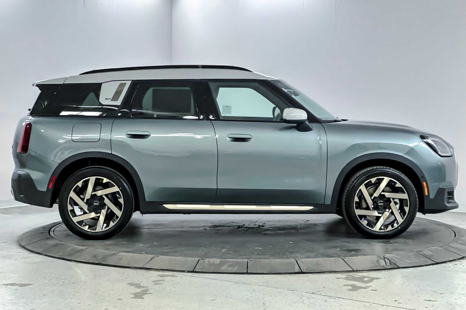 Thumbnail: 2026 MINI Cooper Countryman - 8