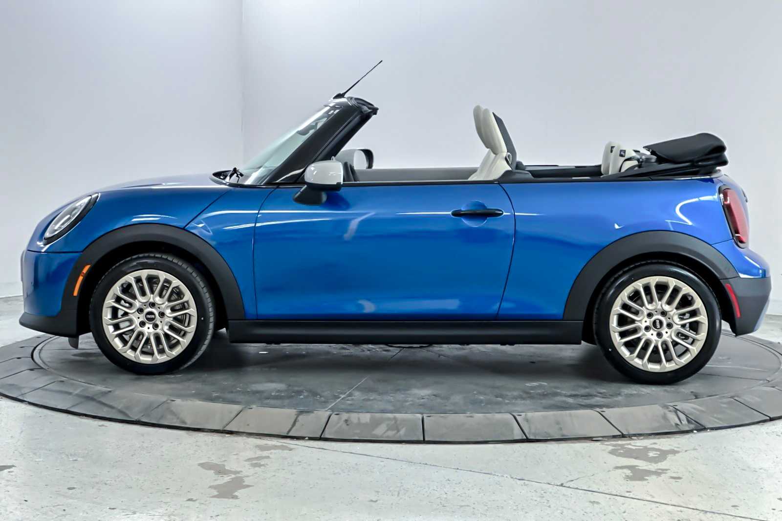 Thumbnail: 2026 MINI Cooper Convertible - 5