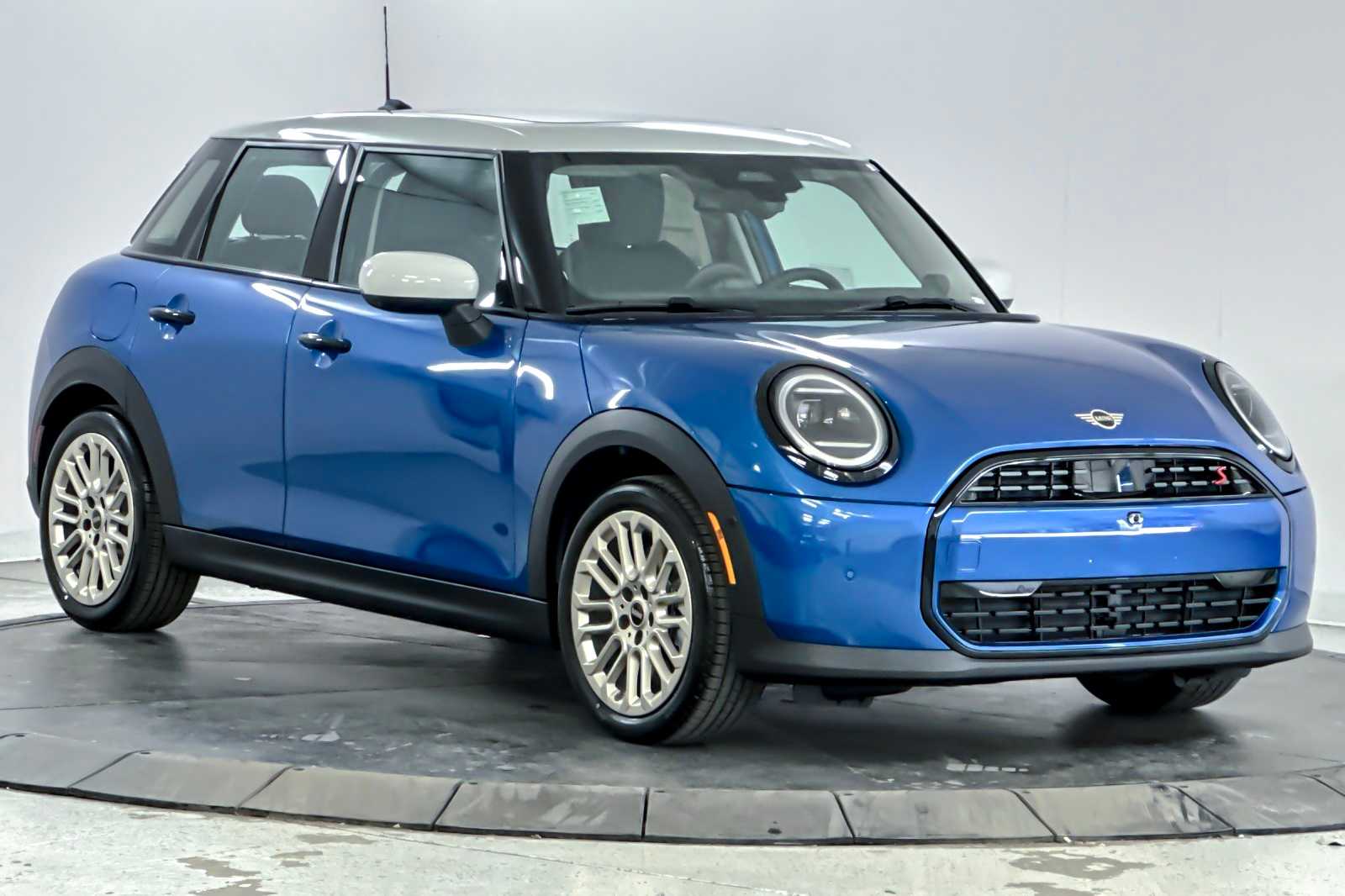 Thumbnail: 2026 MINI Cooper Hardtop - 9