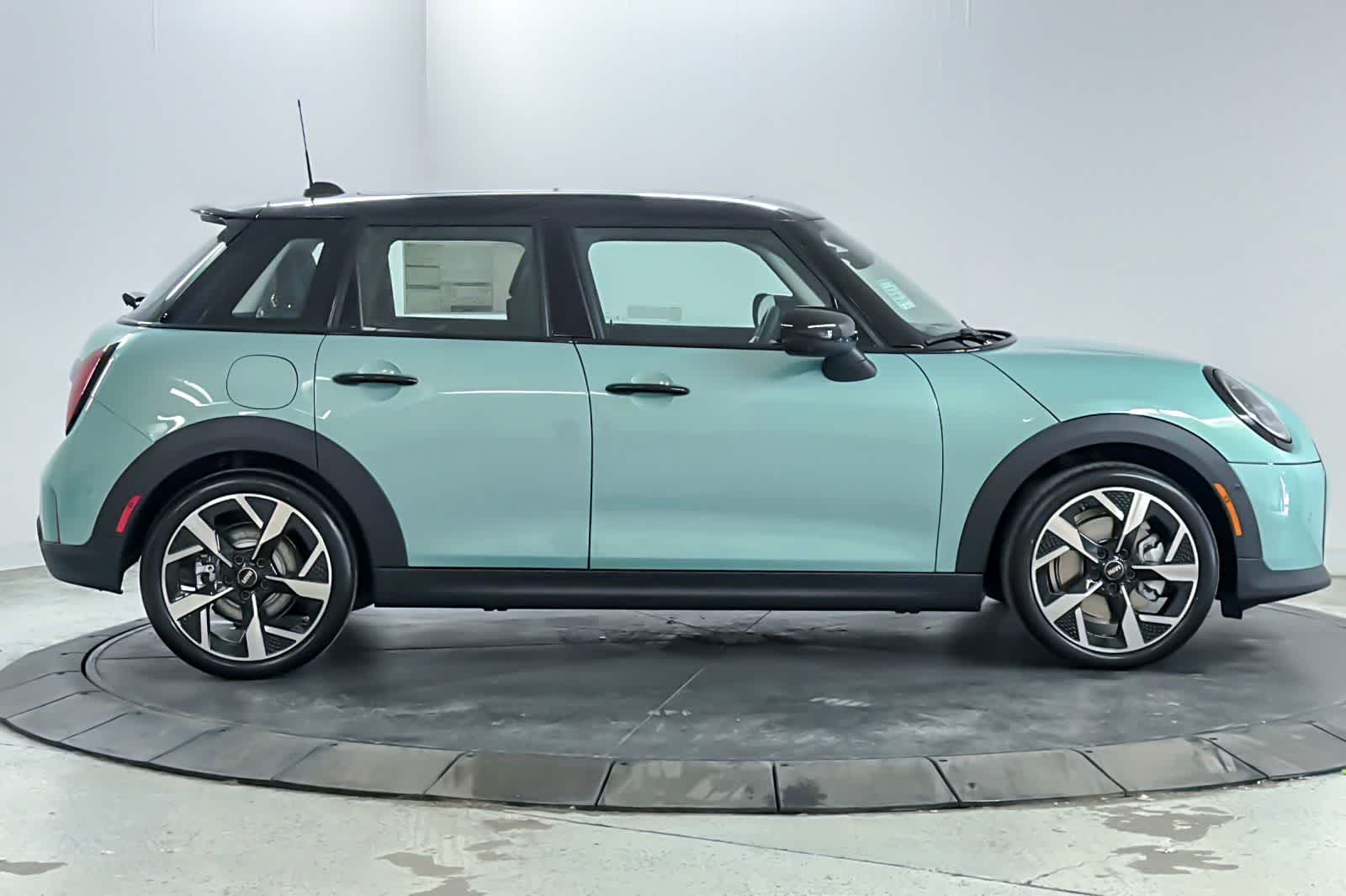 Thumbnail: 2026 MINI Cooper Hardtop - 8