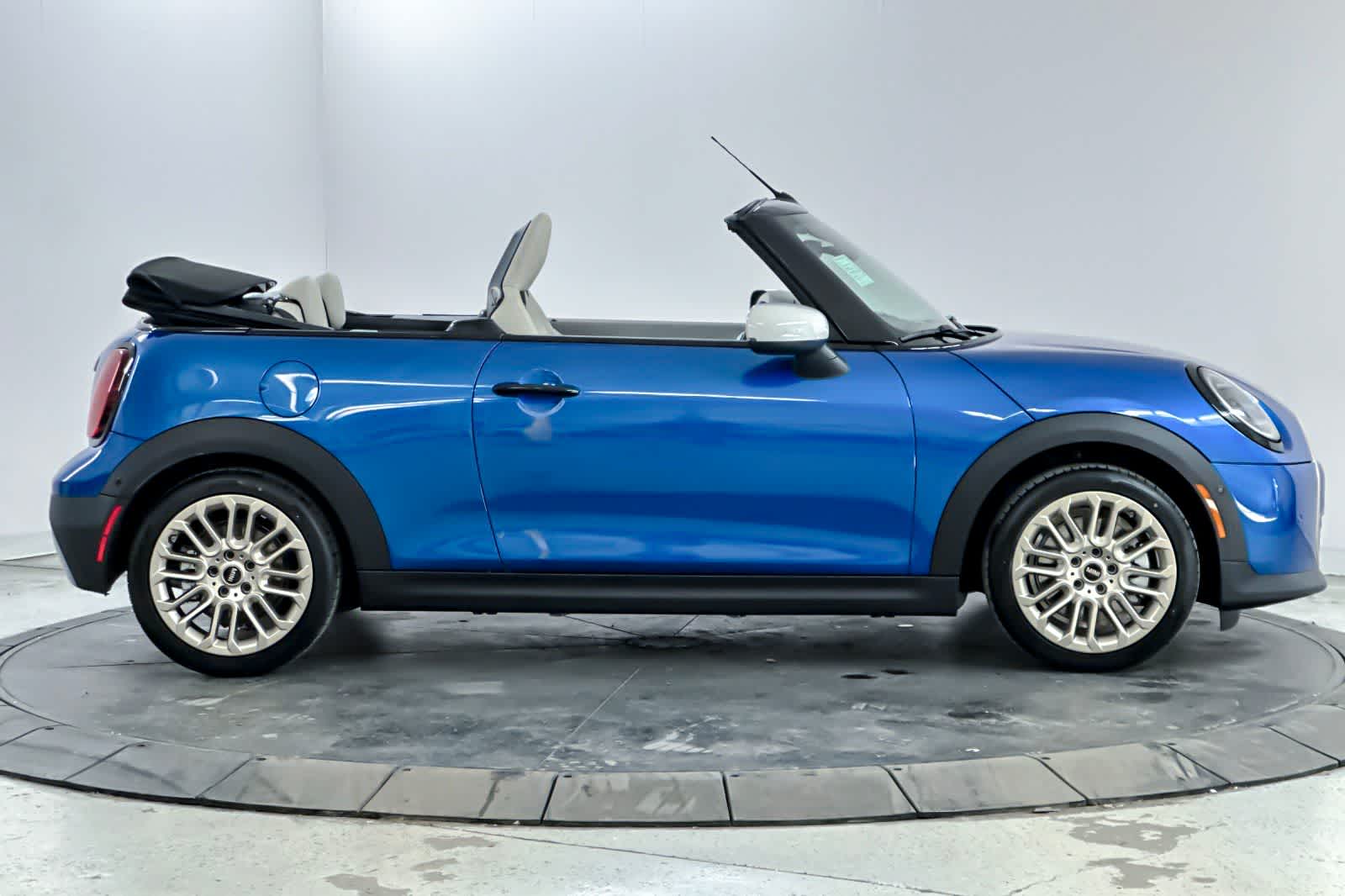 Thumbnail: 2026 MINI Cooper Convertible - 8