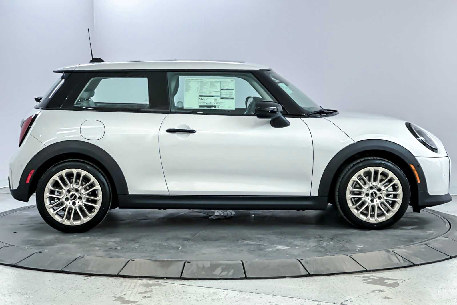 2025 MINI Cooper Hardtop 2 Door 8