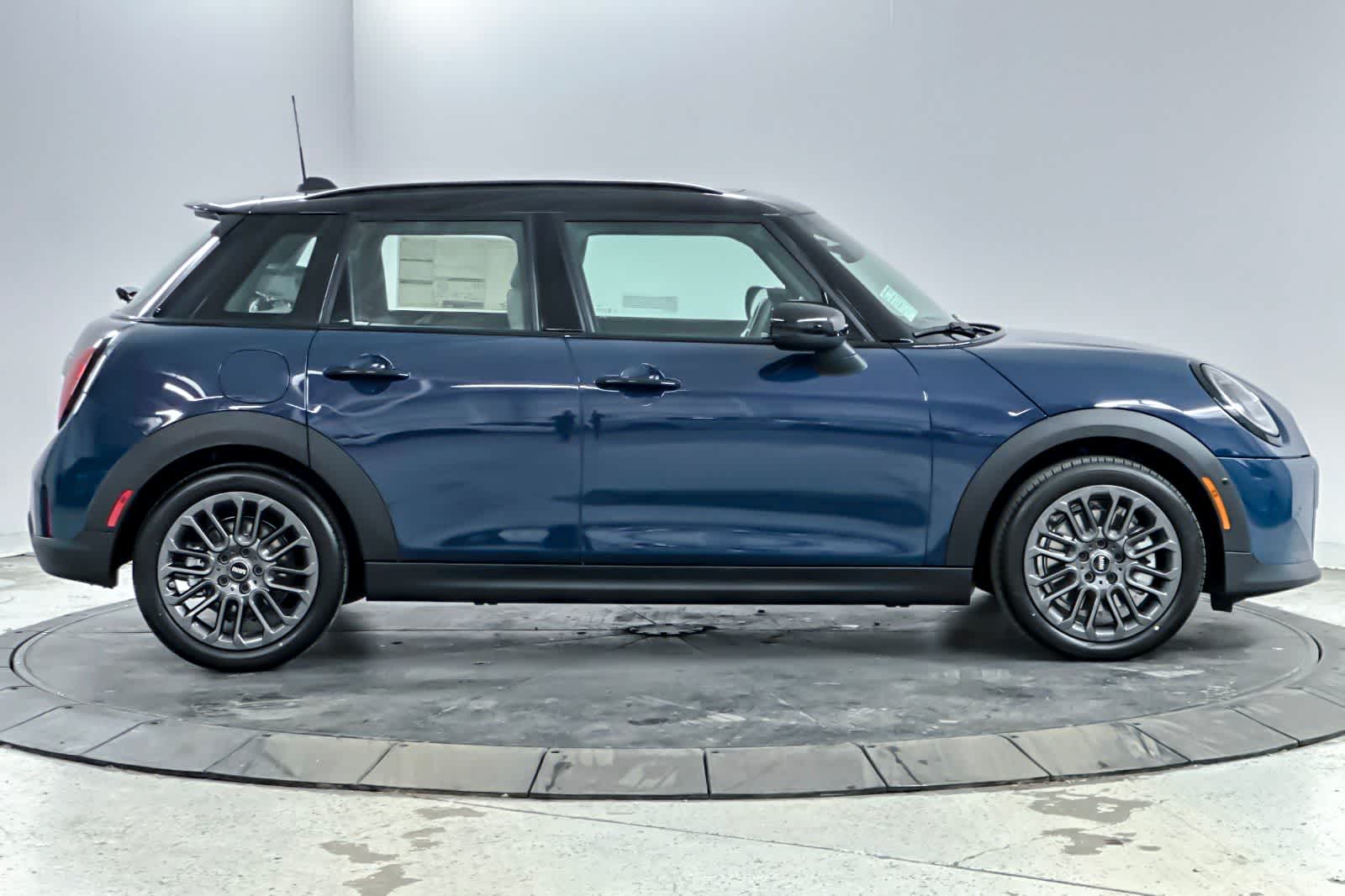 Thumbnail: 2026 MINI Cooper Hardtop - 8