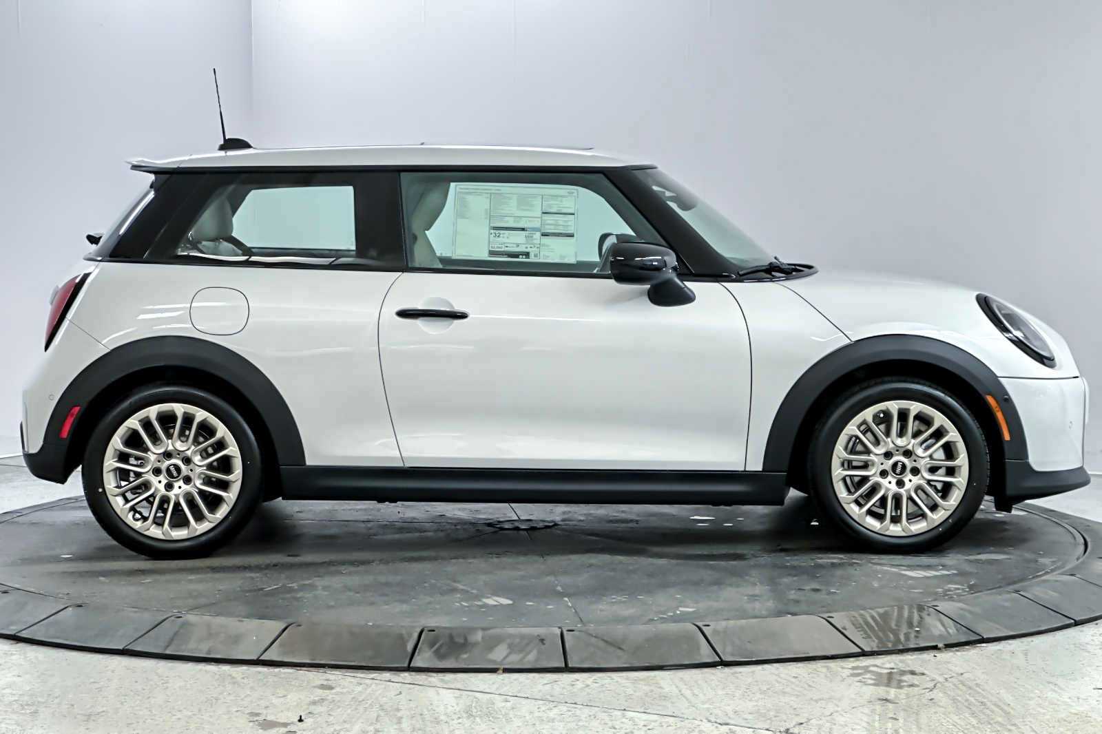 Thumbnail: 2025 MINI Cooper Hardtop - 8