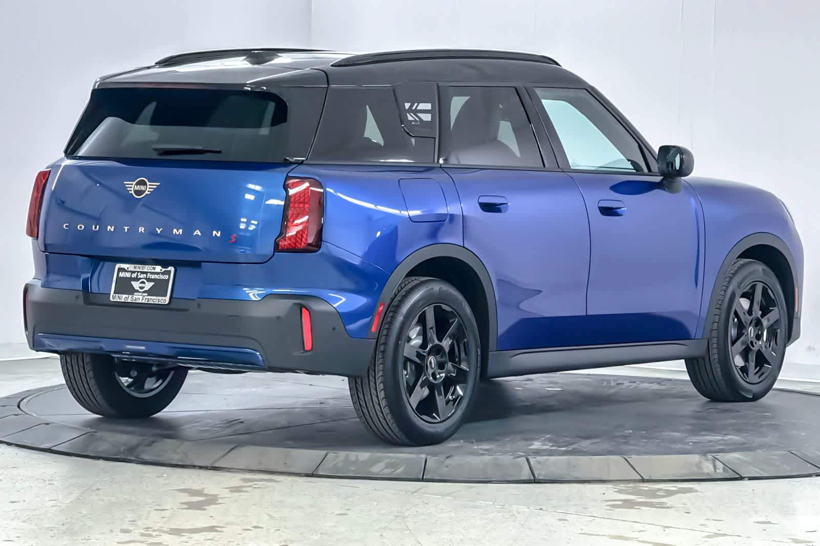 Thumbnail: 2027 MINI Cooper Countryman - 2