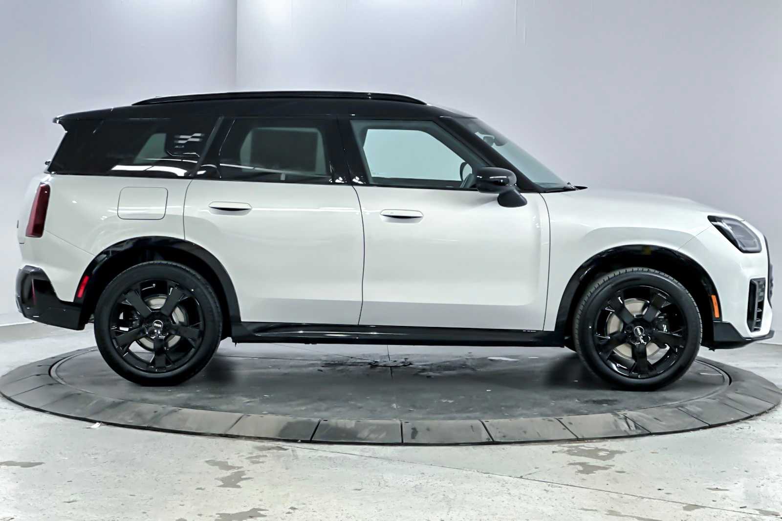 Thumbnail: 2026 MINI Cooper Countryman - 8