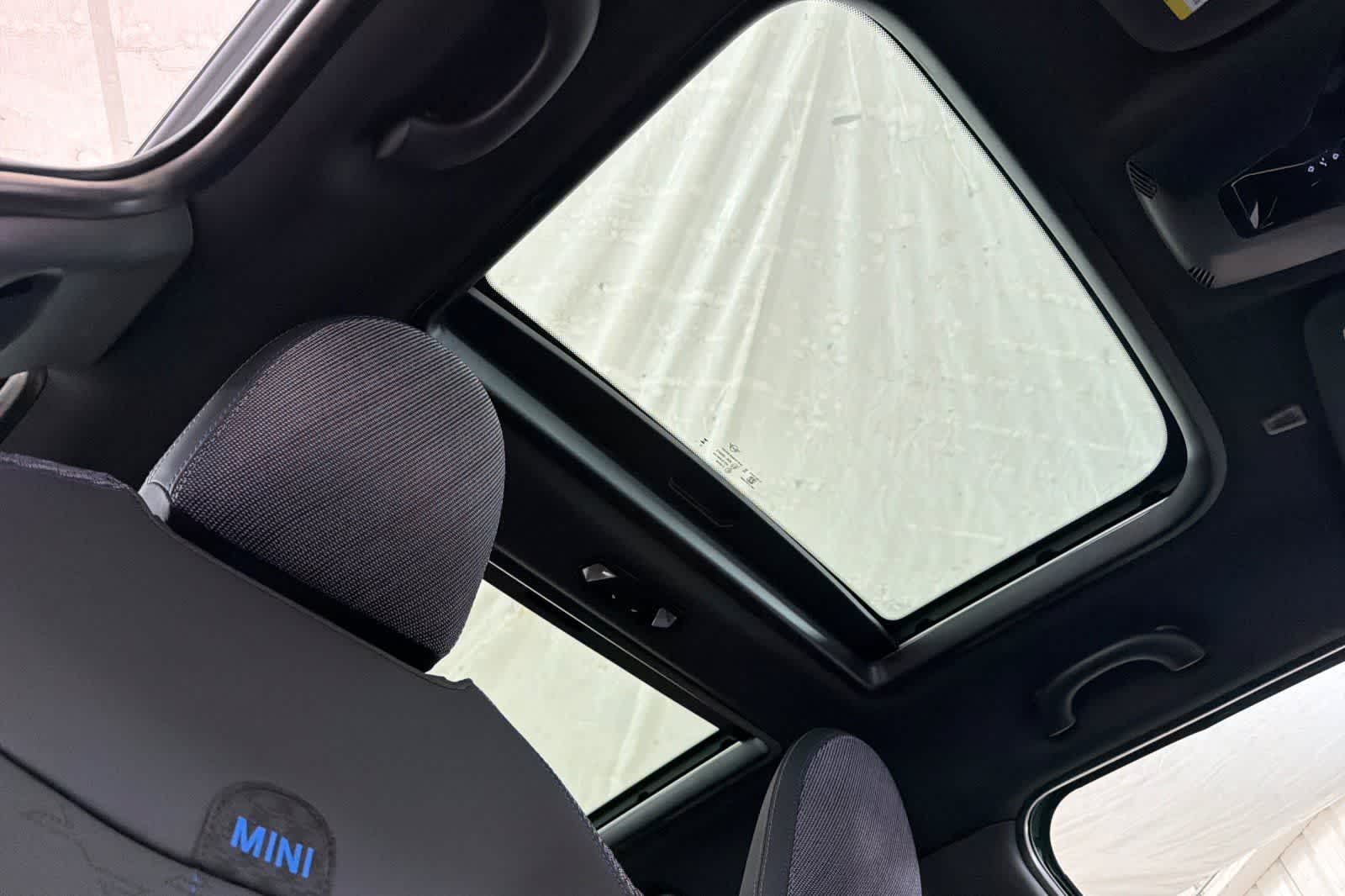 Thumbnail: 2026 MINI Cooper Hardtop - 17