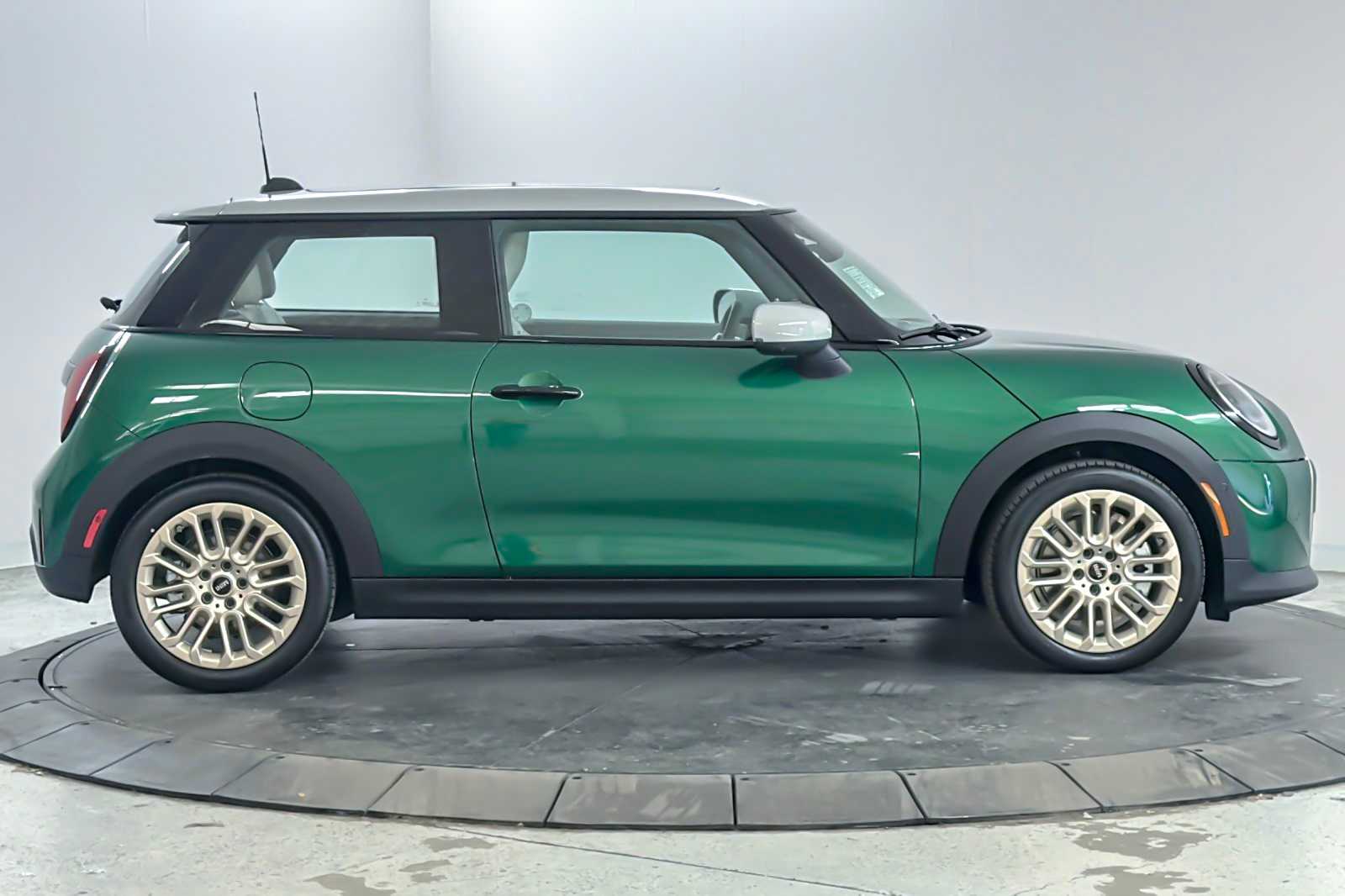Thumbnail: 2026 MINI Cooper Hardtop - 8