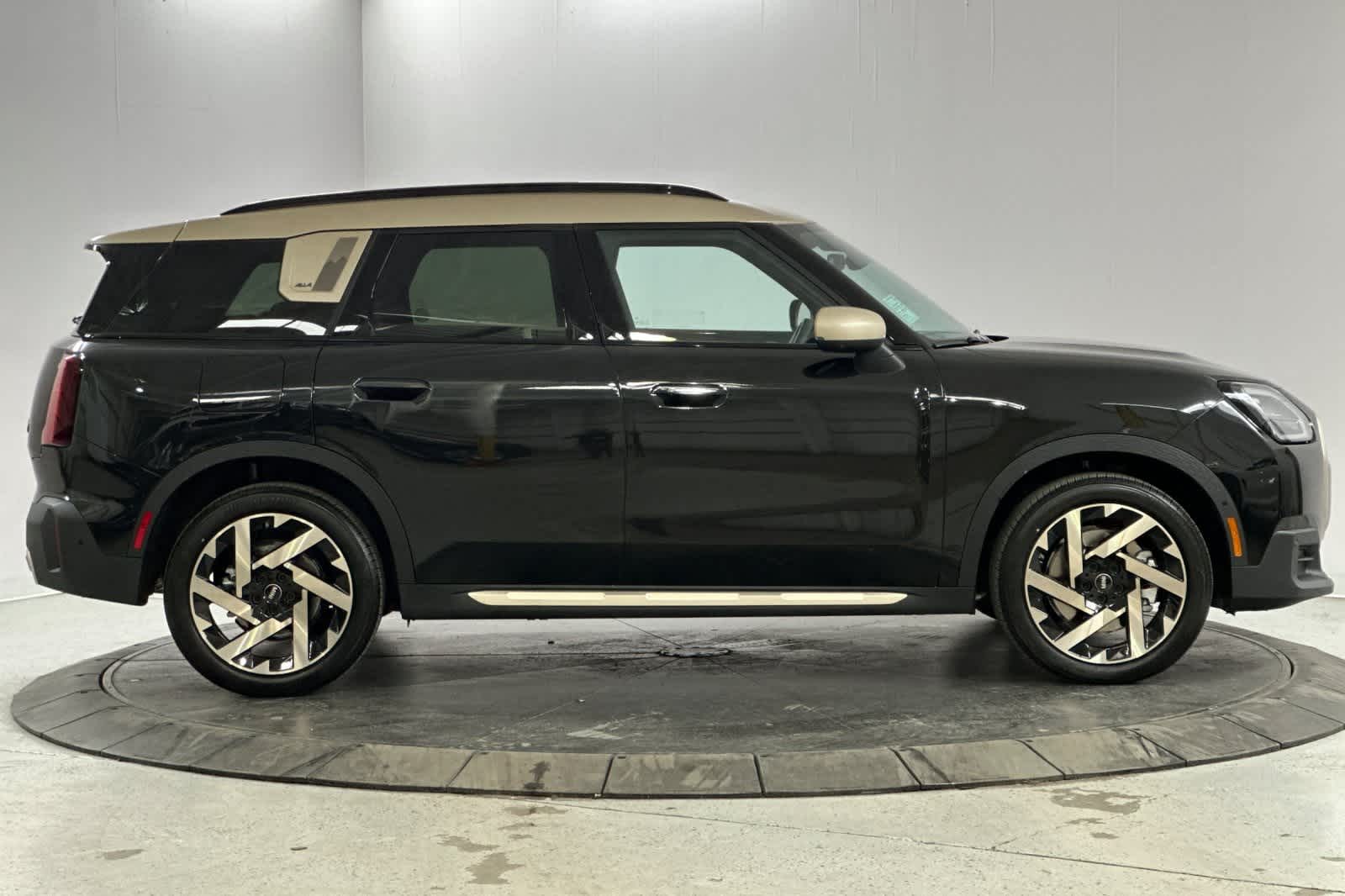 2025 MINI Cooper Countryman S 8