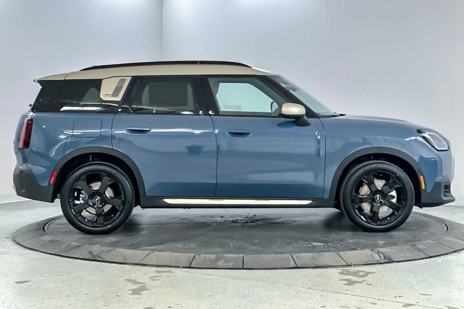 Thumbnail: 2026 MINI Cooper Countryman - 8