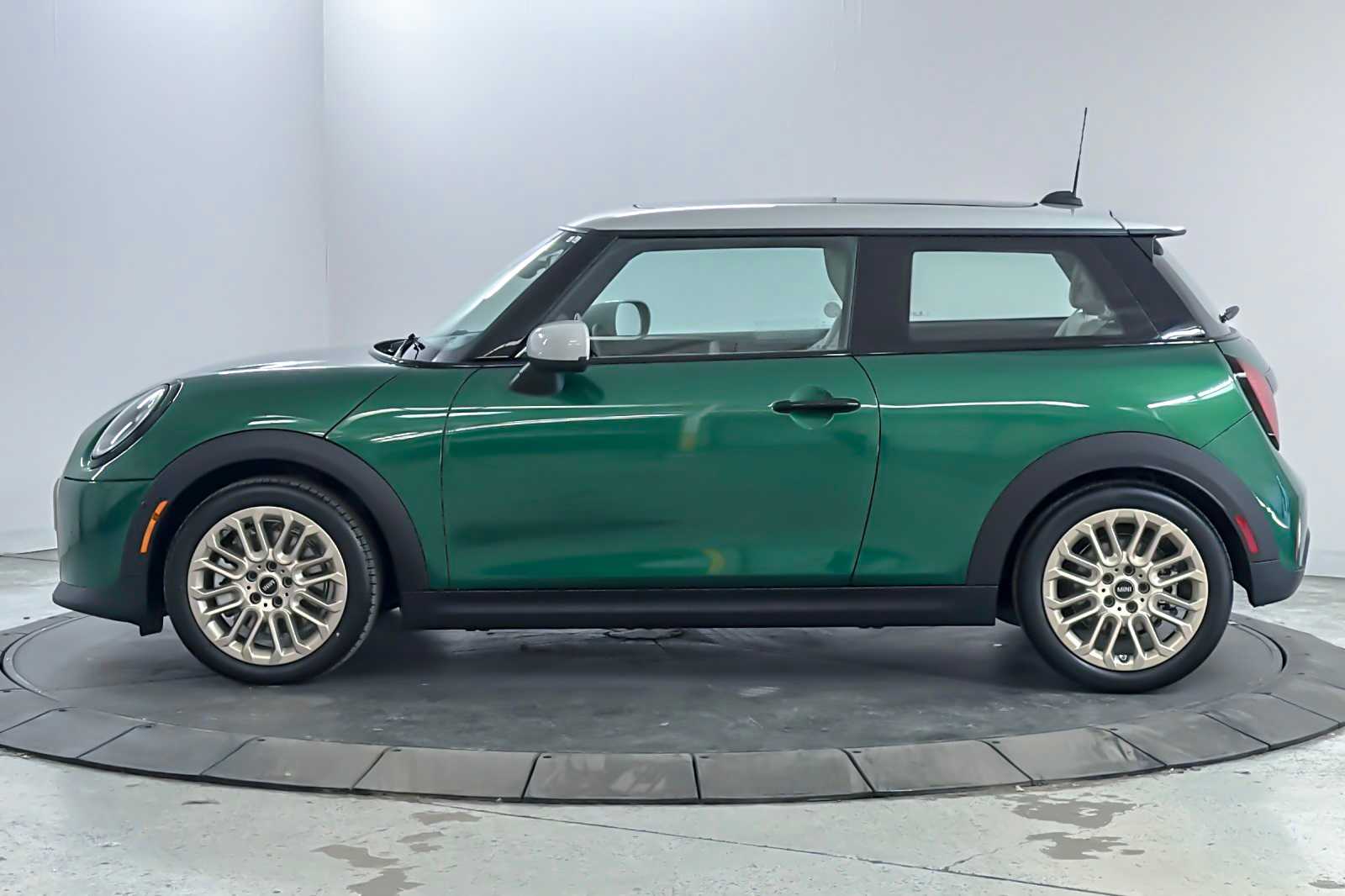 Thumbnail: 2026 MINI Cooper Hardtop - 5