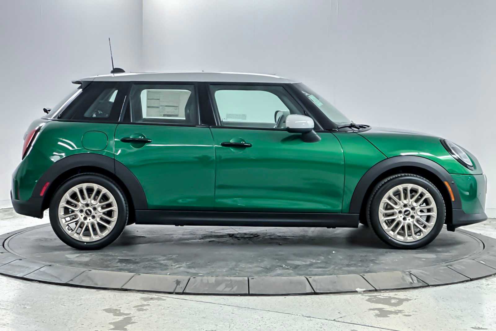 Thumbnail: 2026 MINI Cooper Hardtop - 8