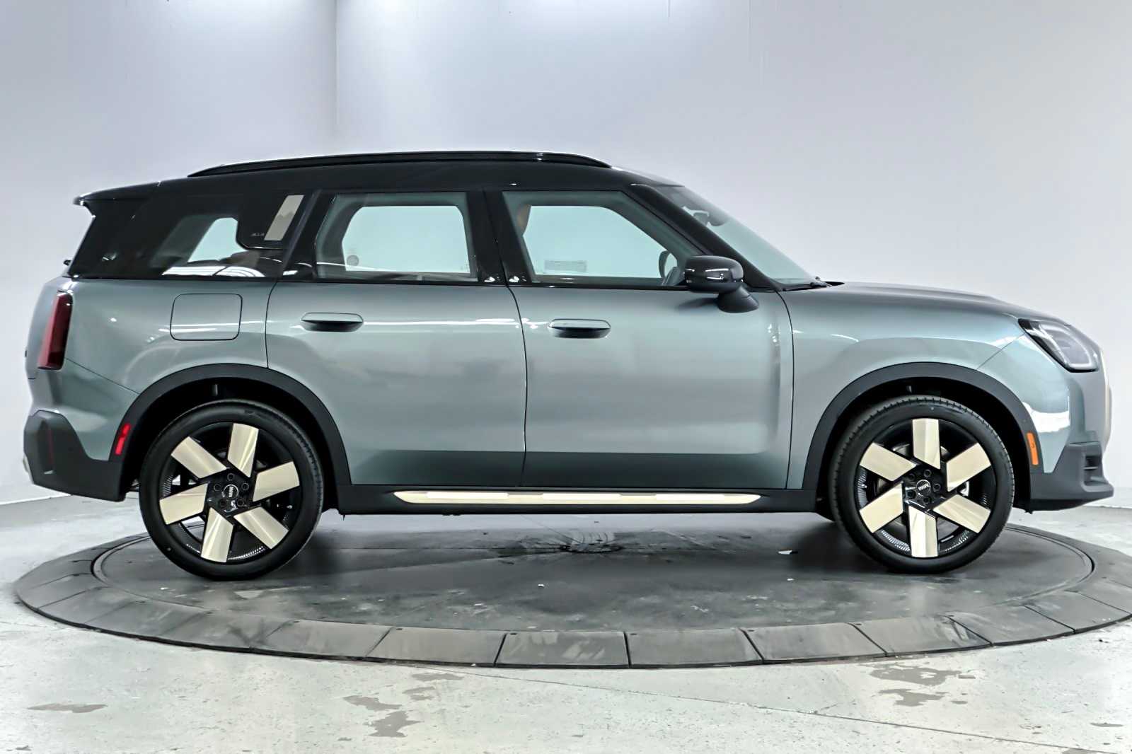 Thumbnail: 2026 MINI Cooper Countryman - 8