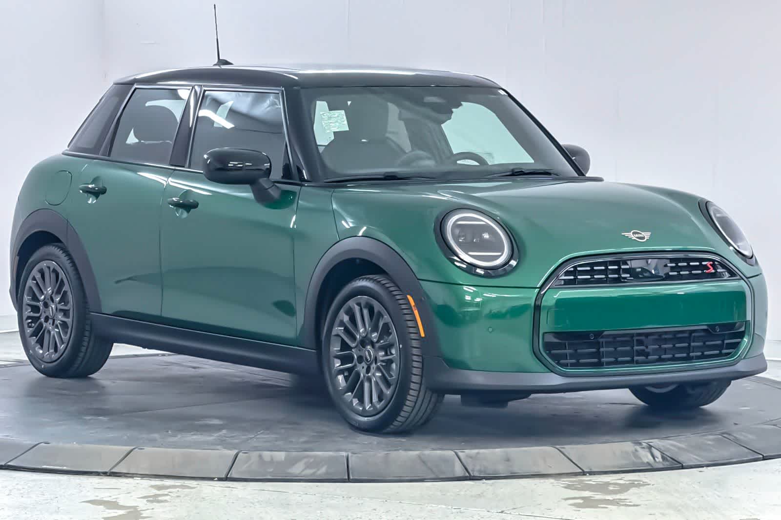 Thumbnail: 2026 MINI Cooper Hardtop - 9