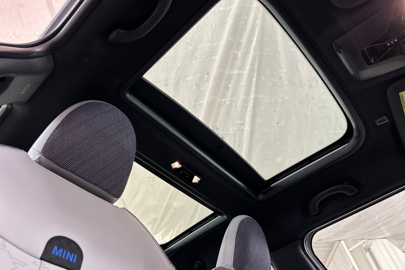 Thumbnail: 2026 MINI Cooper Hardtop - 17