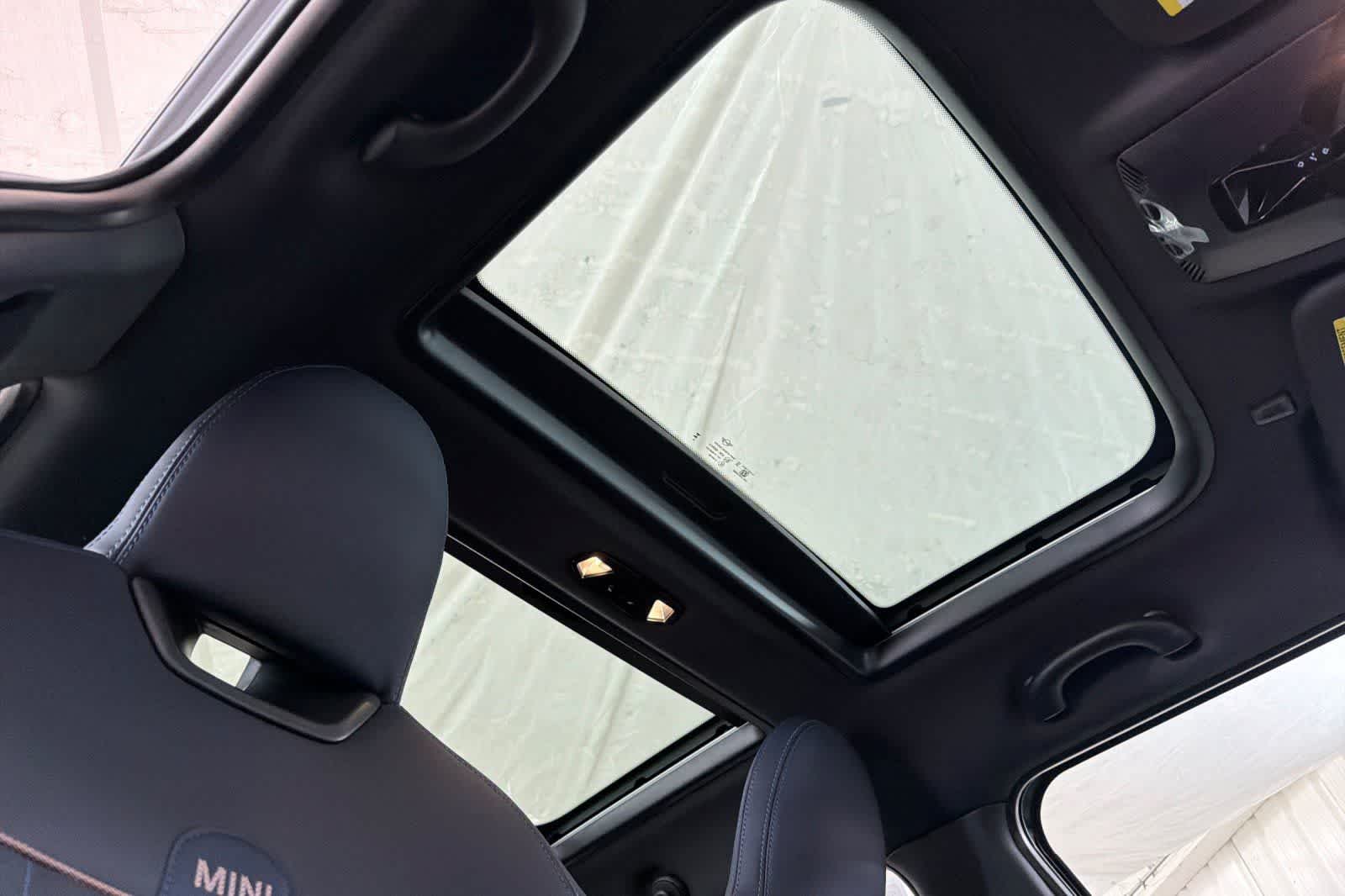 Thumbnail: 2026 MINI Cooper Hardtop - 17