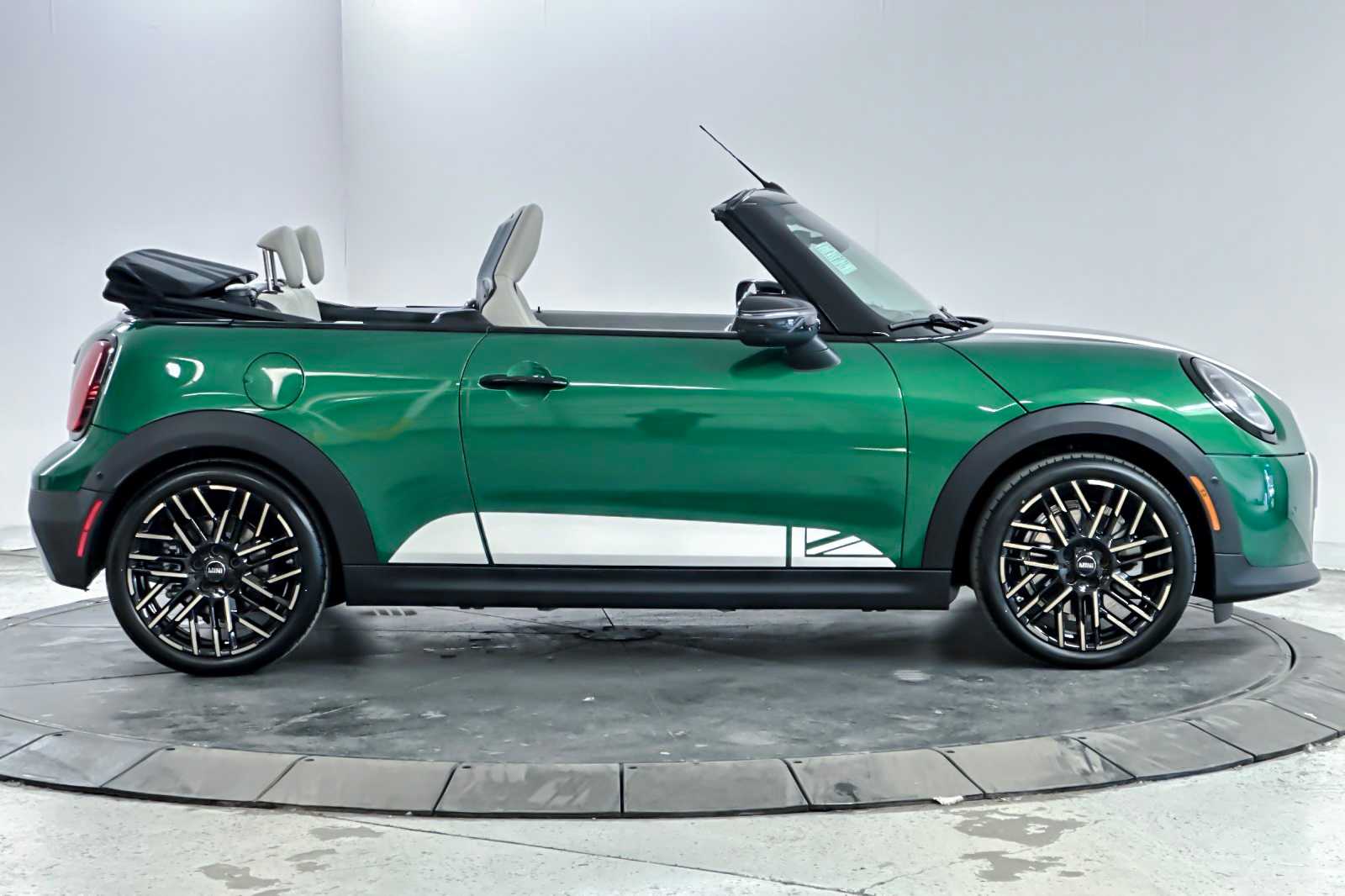 Thumbnail: 2026 MINI Cooper Convertible - 8