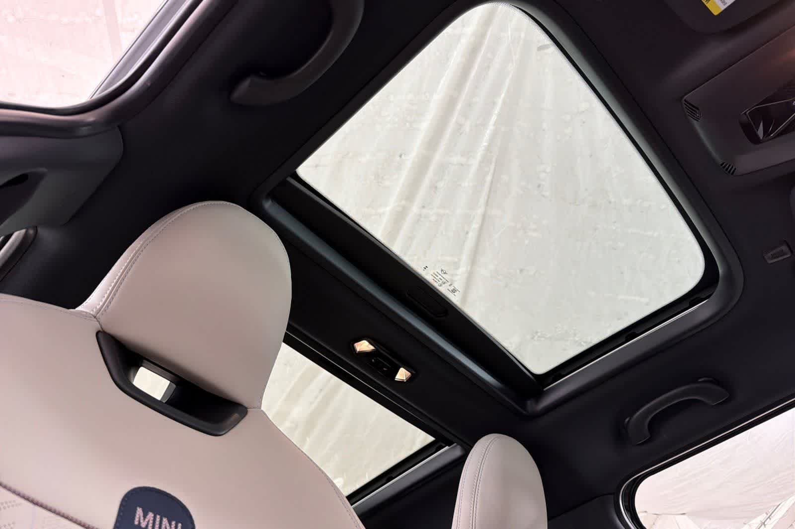 Thumbnail: 2026 MINI Cooper Hardtop - 17