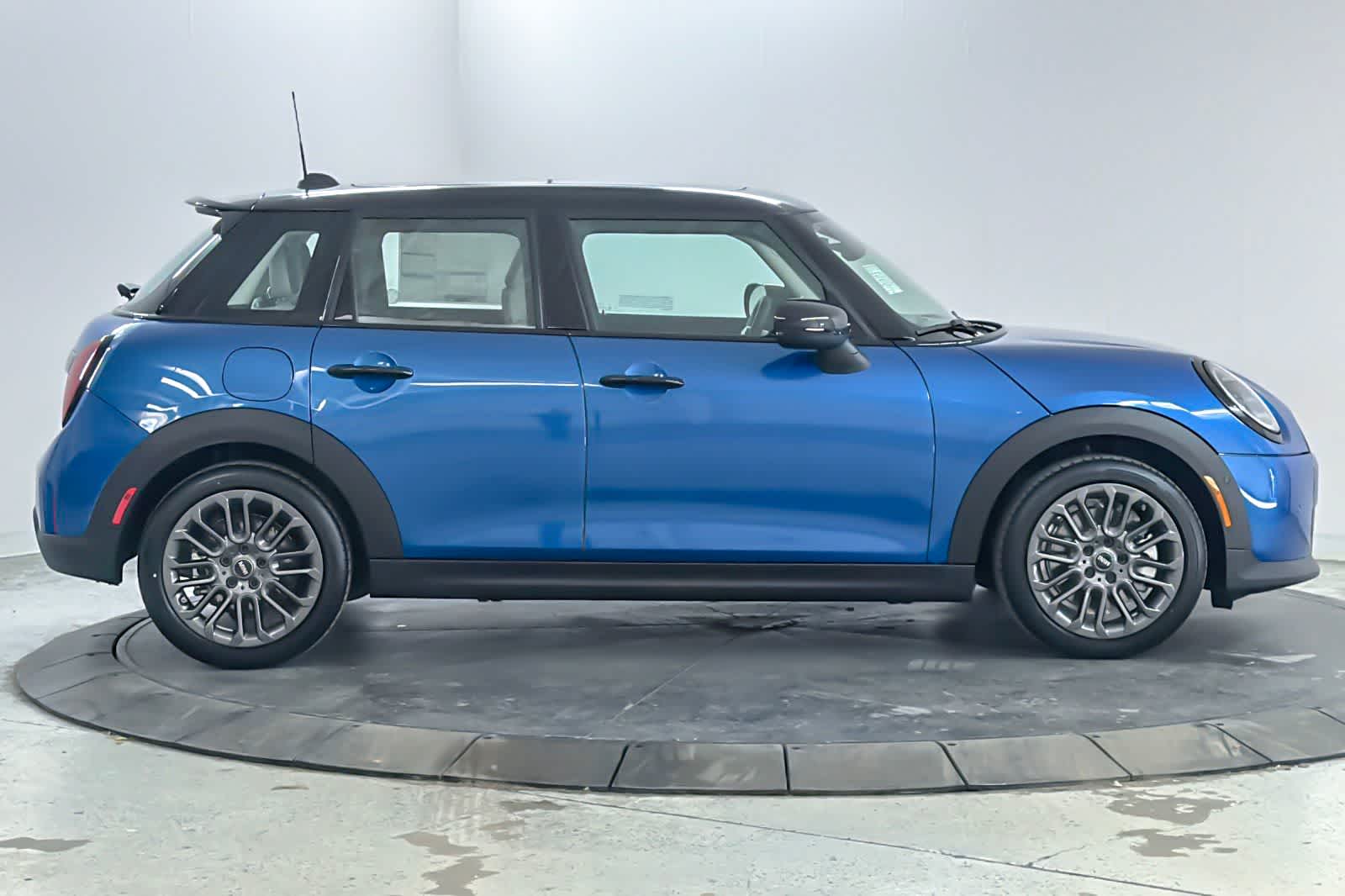 Thumbnail: 2026 MINI Cooper Hardtop - 8