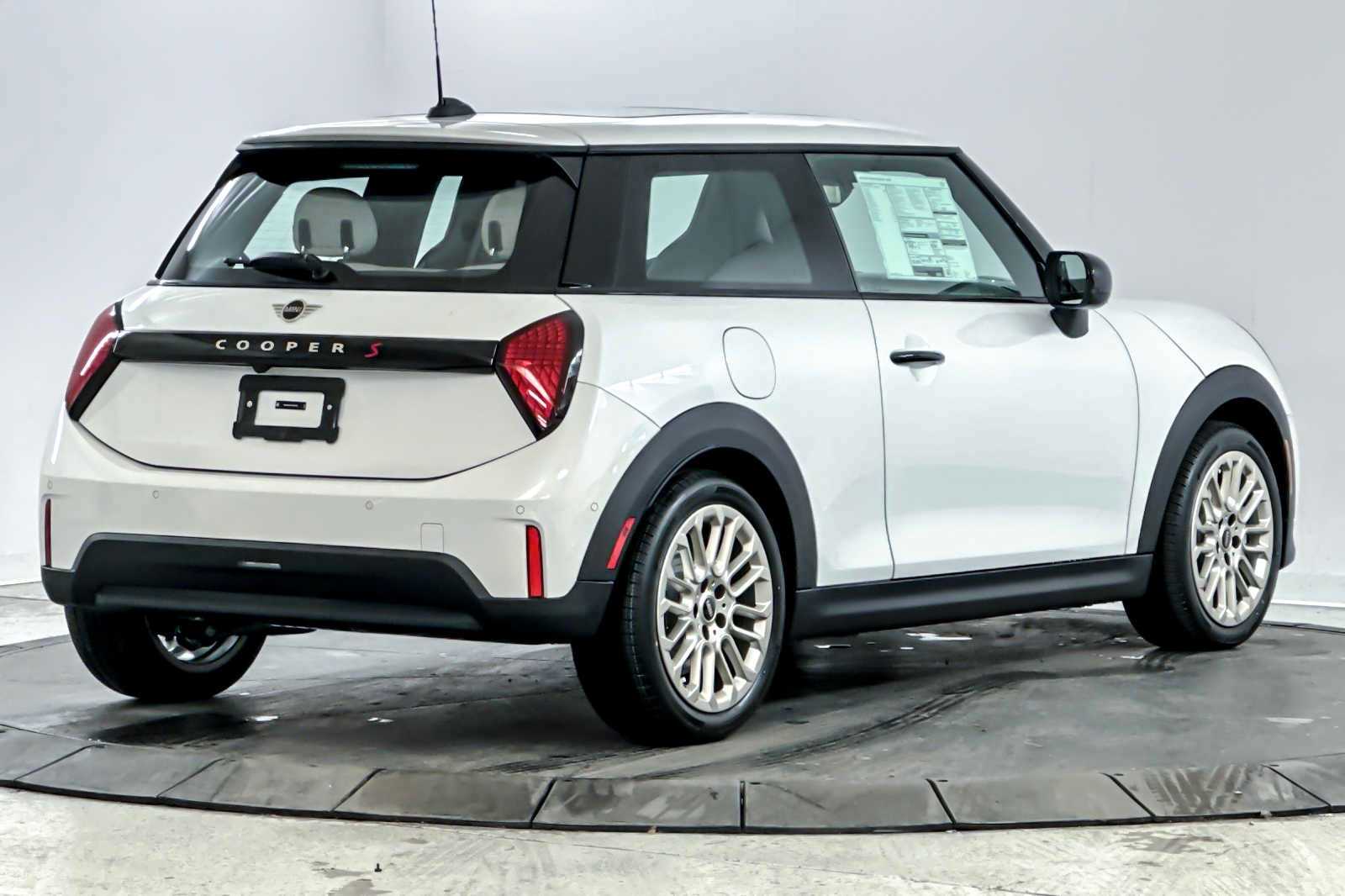 Thumbnail: 2025 MINI Cooper Hardtop - 2