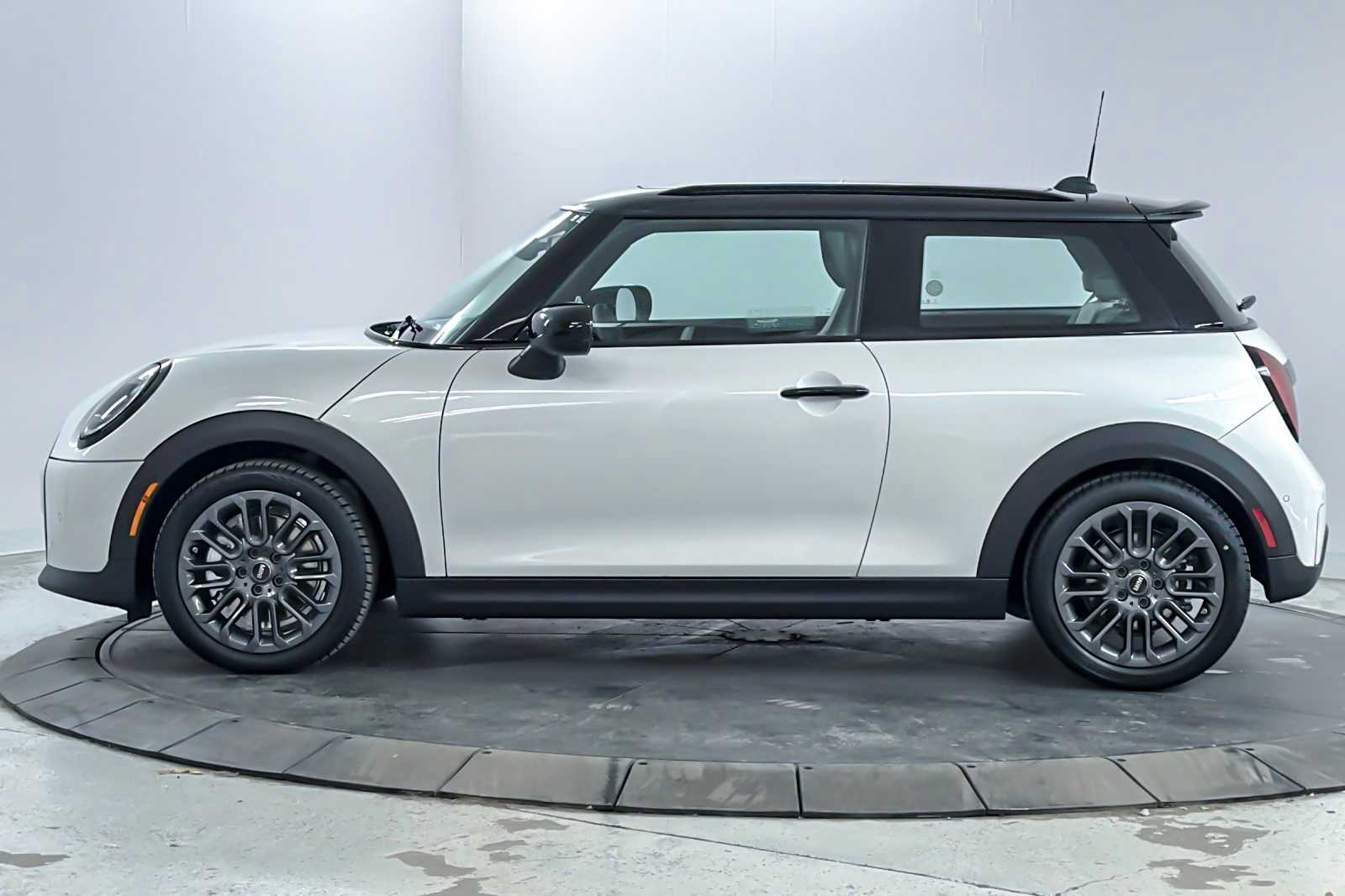 Thumbnail: 2026 MINI Cooper Hardtop - 5