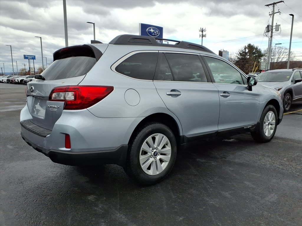 2017 Subaru Outback 2.5i Premium photo 3