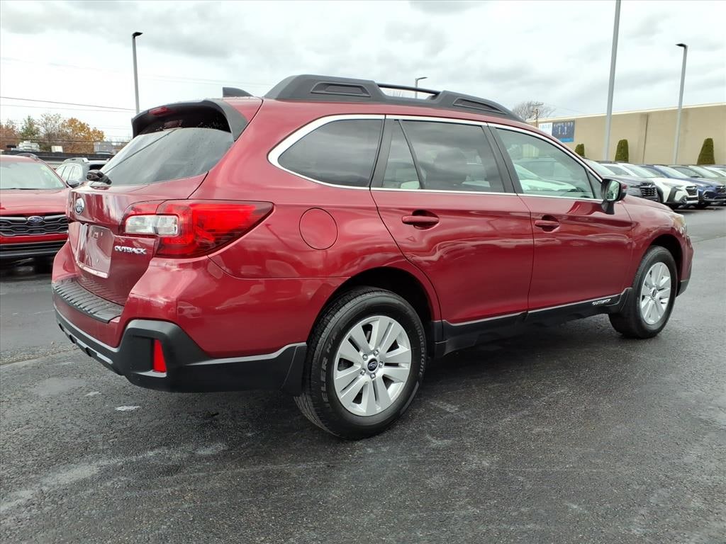 Used 2018 Subaru Outback 2.5i Premium with SUV