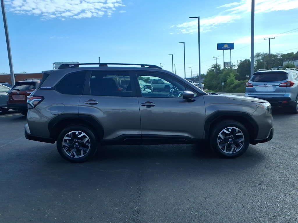 Used 2025 Subaru Forester Premium SUV
