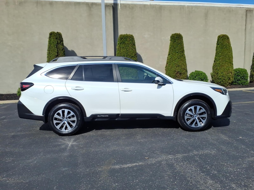 Used 2022 Subaru Outback Premium SUV