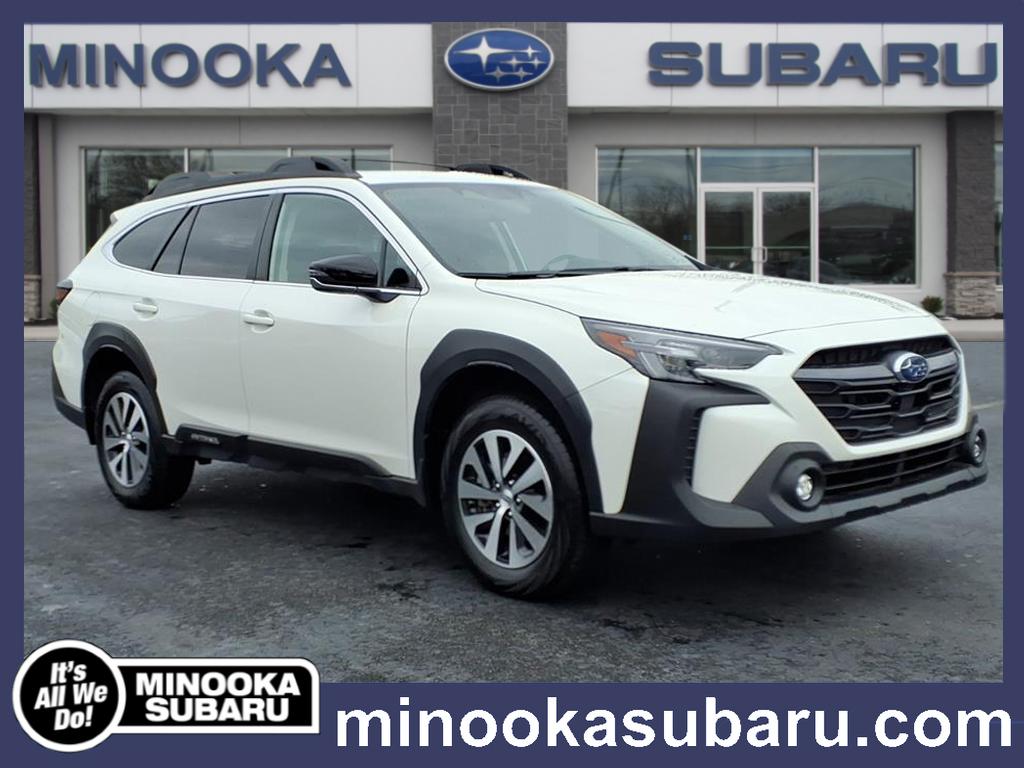 2025 Subaru Outback Premium's photo