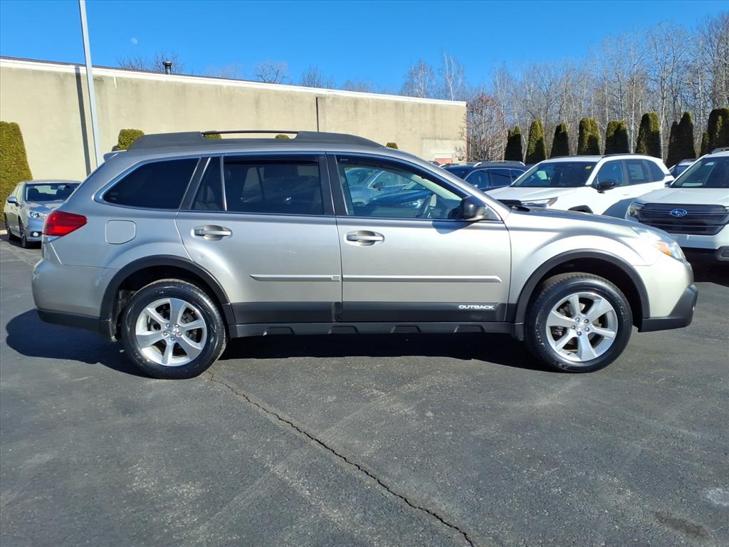 Used 2014 Subaru Outback 2.5i Limited with VIN 4S4BRBLC2E3255475 for sale in Moosic, PA