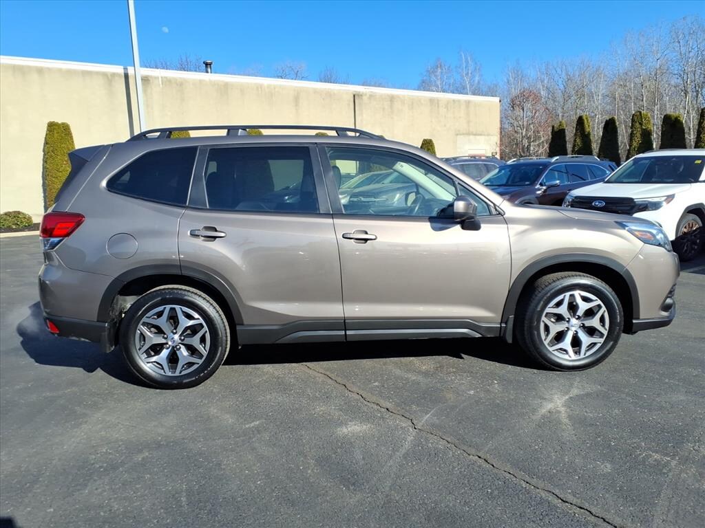 Used 2023 Subaru Forester Premium SUV
