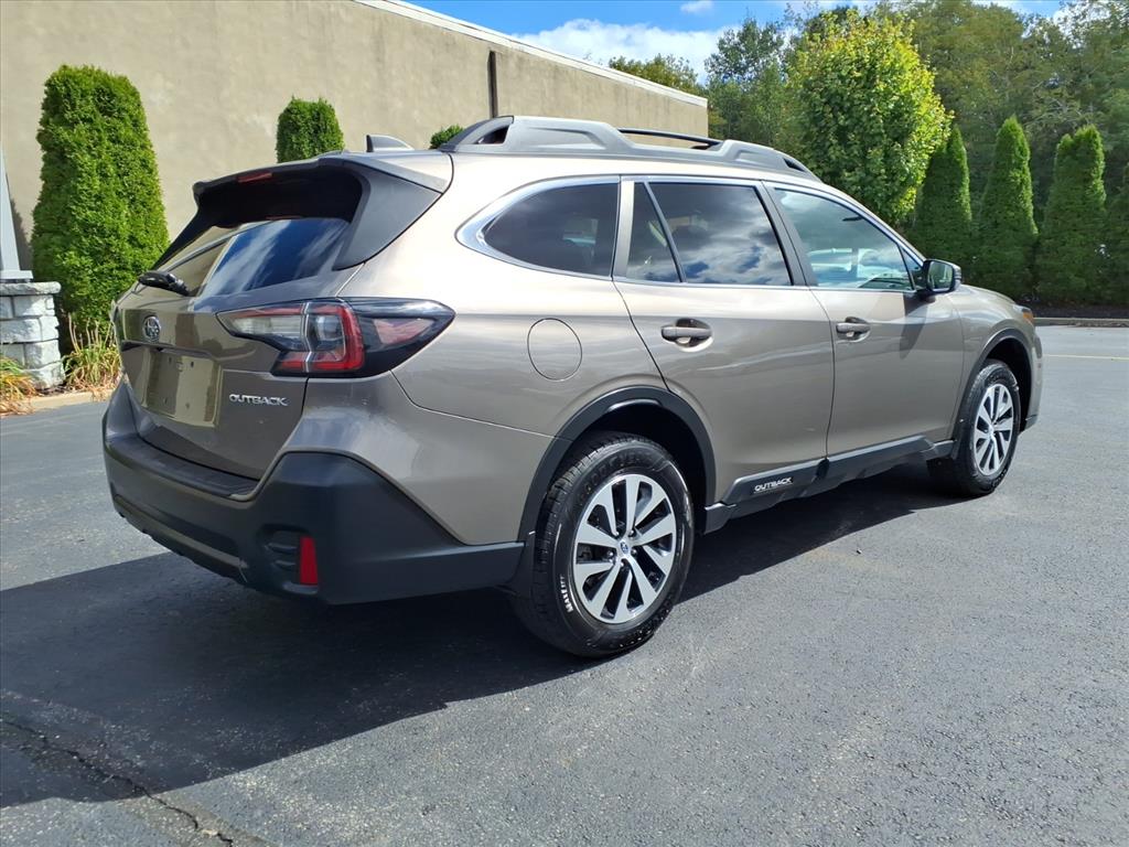 2022 Subaru Outback Premium photo 3