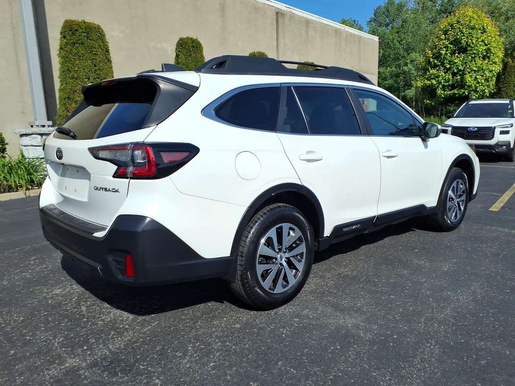 Used 2022 Subaru Outback Premium SUV