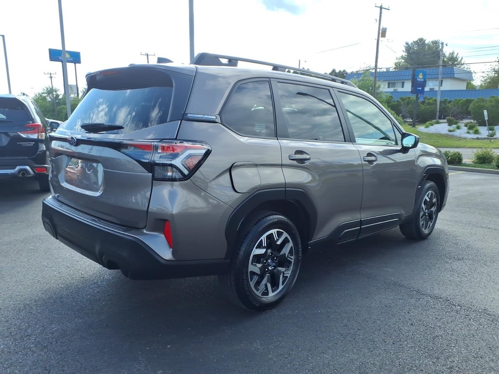 Used 2025 Subaru Forester Premium SUV