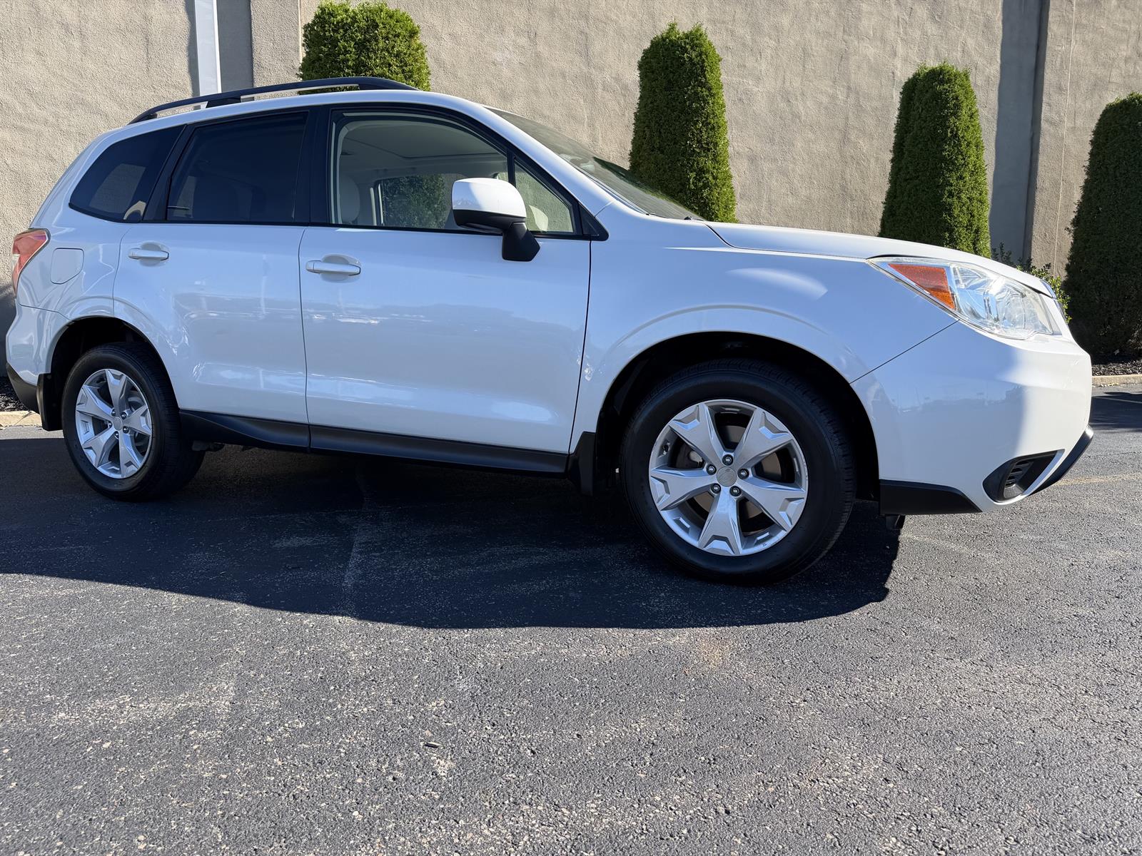 Used 2015 Subaru Forester i Premium with VIN JF2SJADC0FH428551 for sale in Moosic, PA